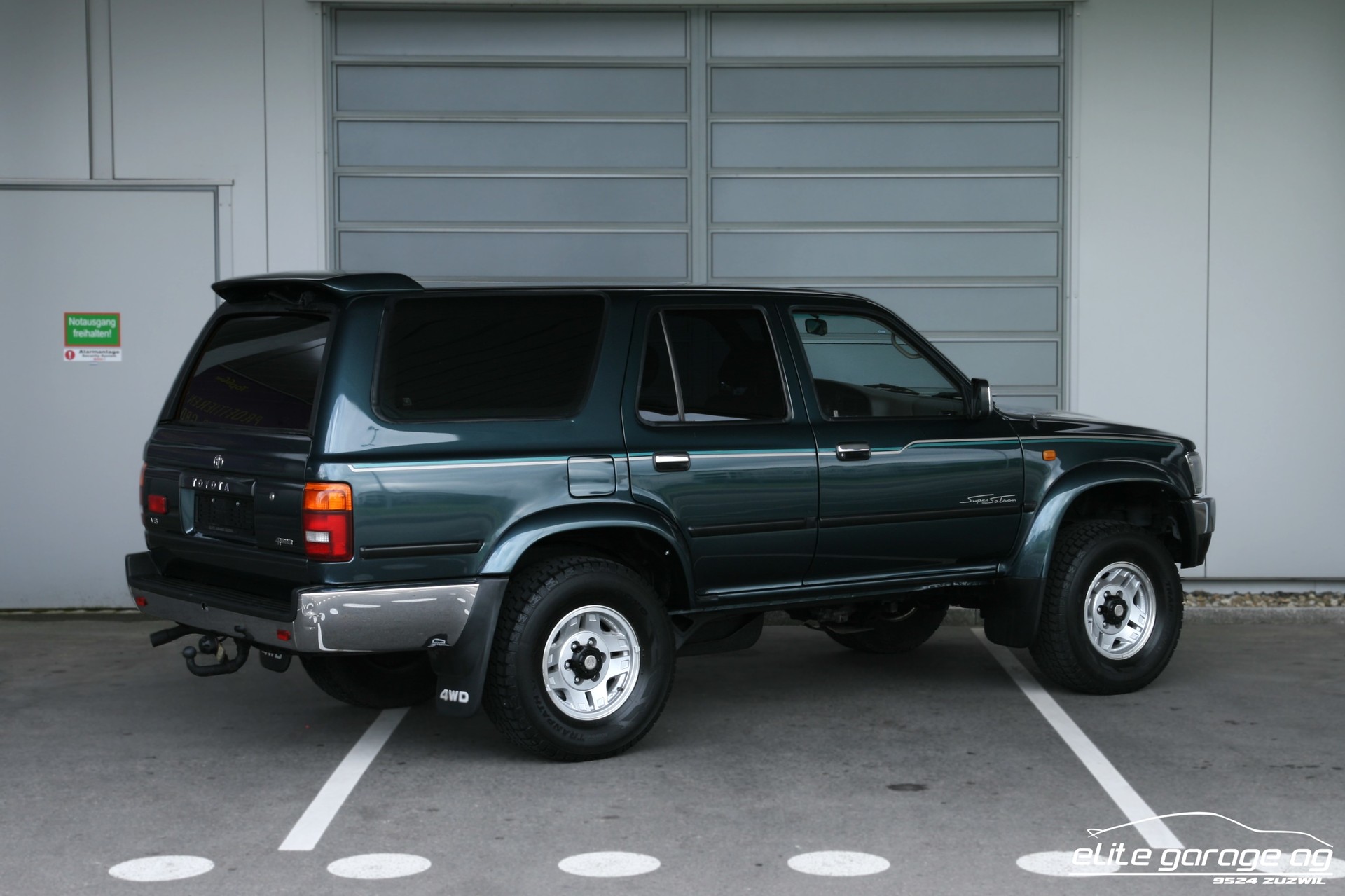 TOYOTA 4-Runner 3.0 Super Saloon-image-4