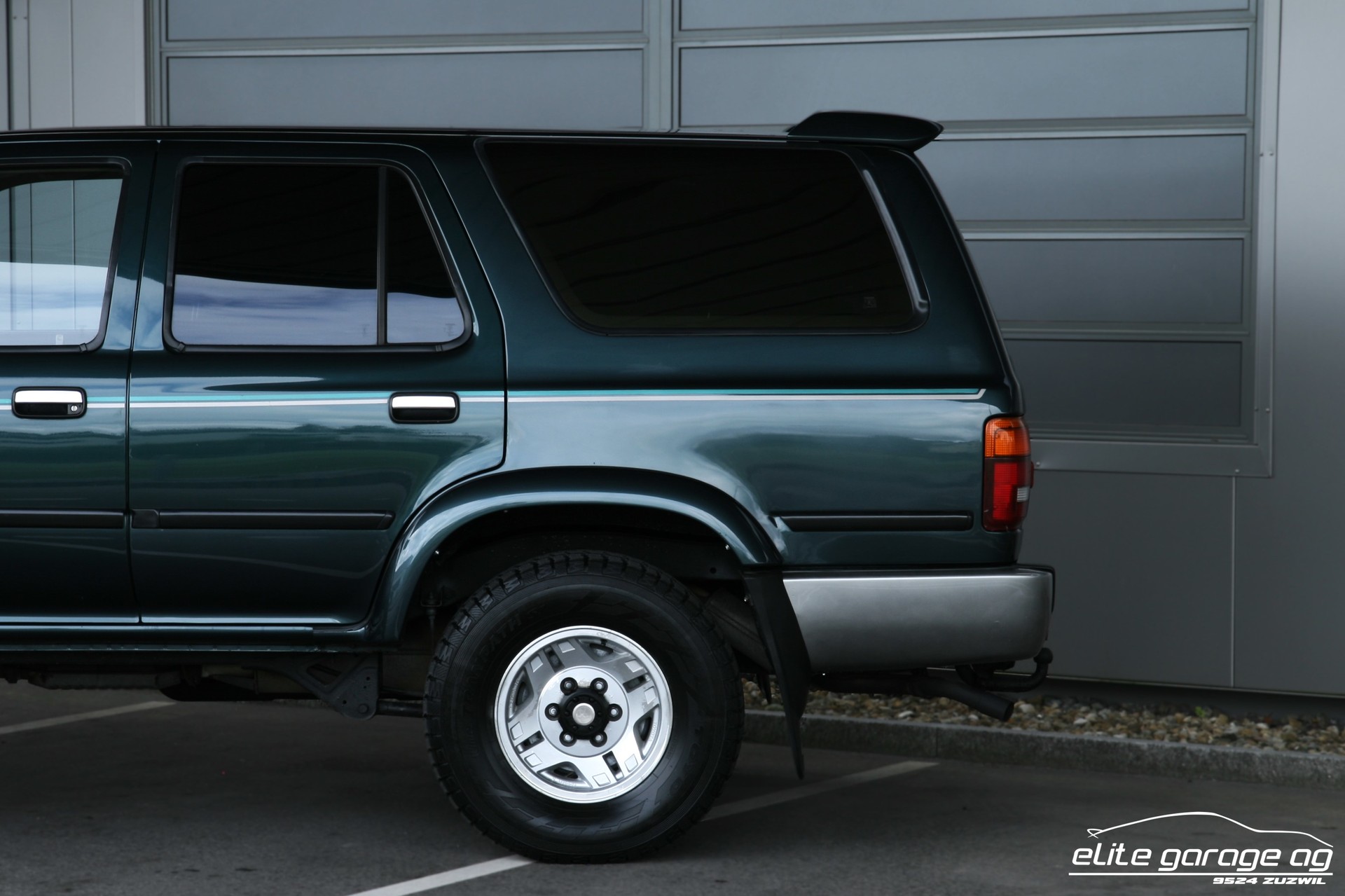 TOYOTA 4-Runner 3.0 Super Saloon-image-10