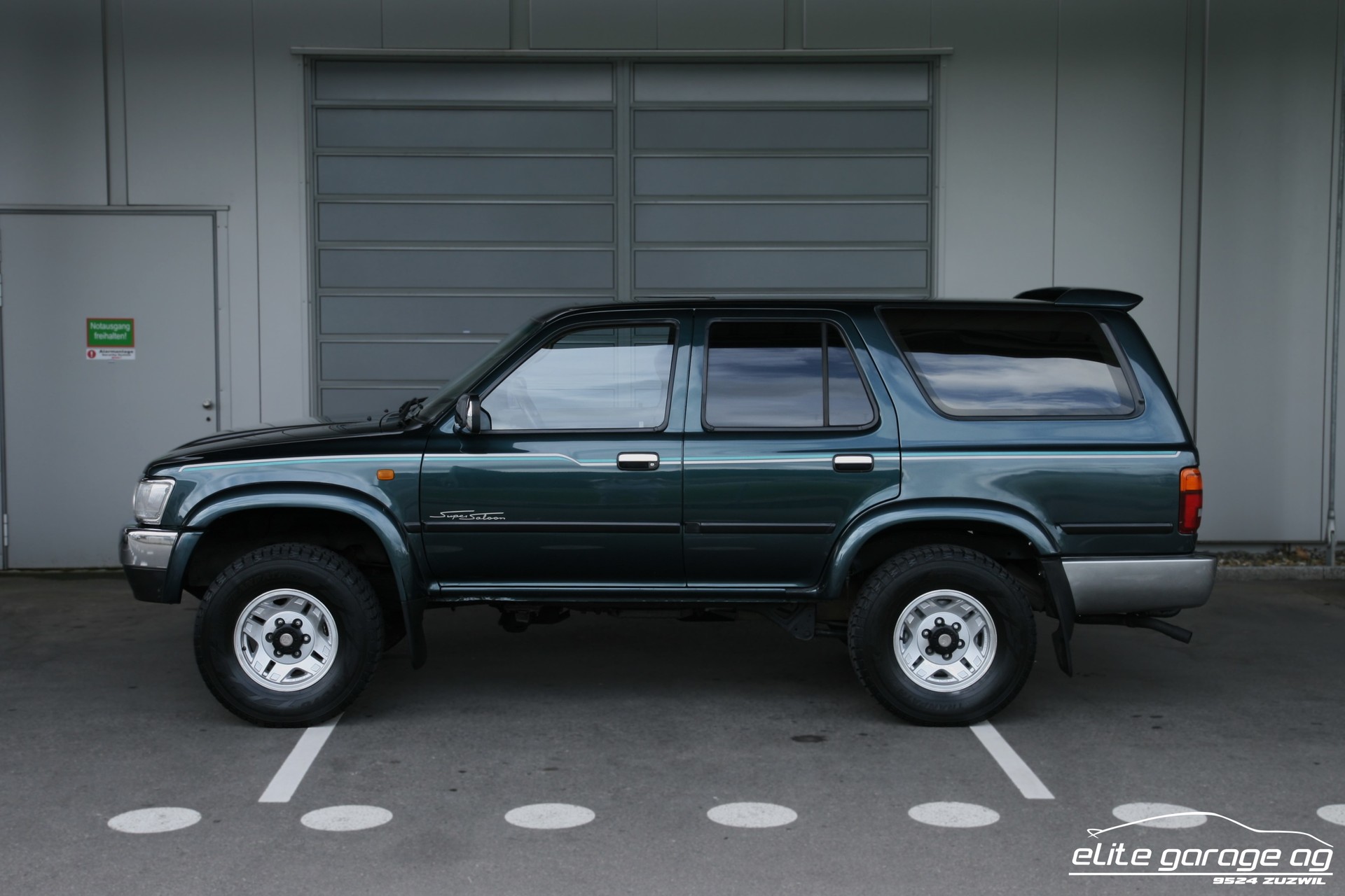 TOYOTA 4-Runner 3.0 Super Saloon-image-1