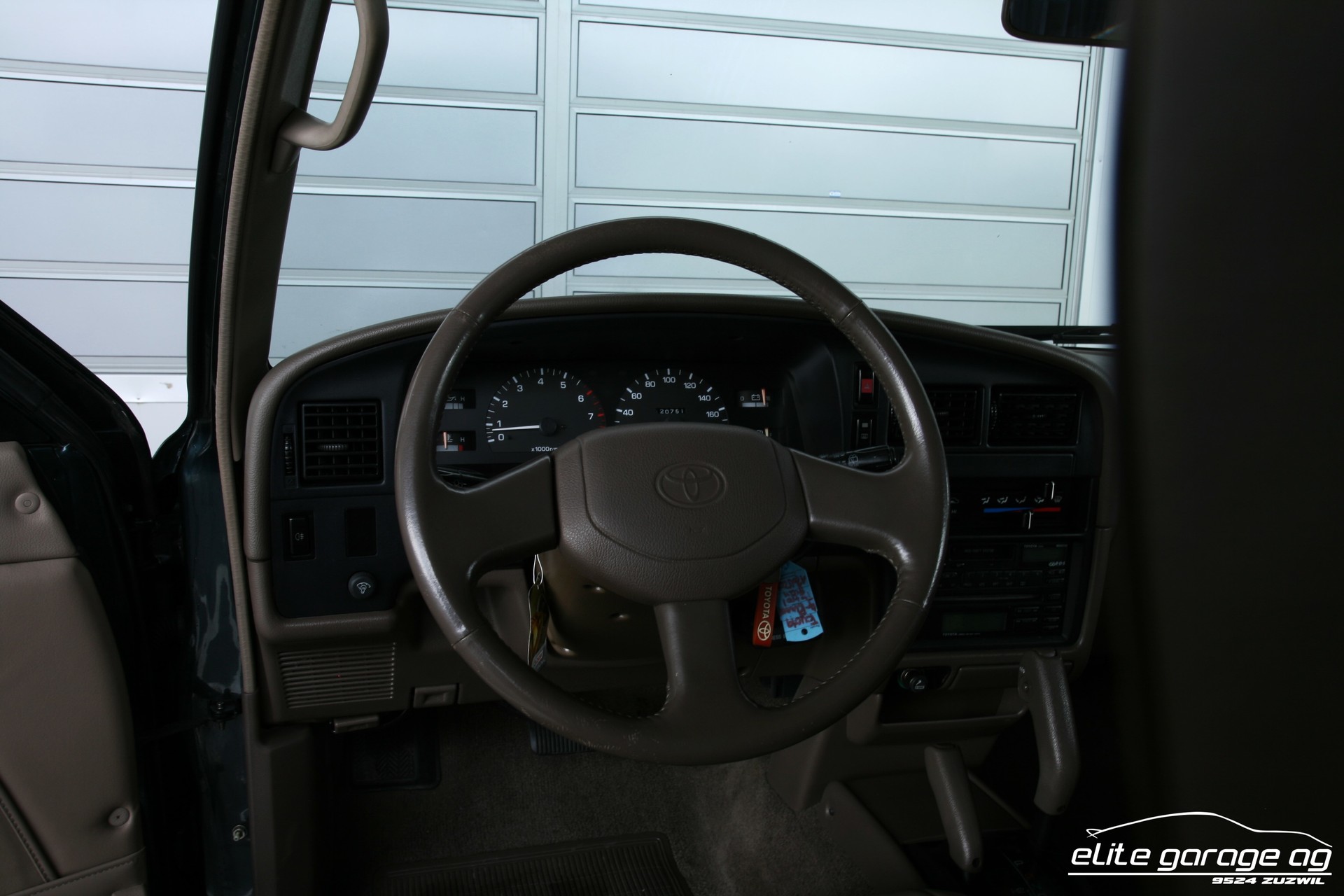 TOYOTA 4-Runner 3.0 Super Saloon-image-14