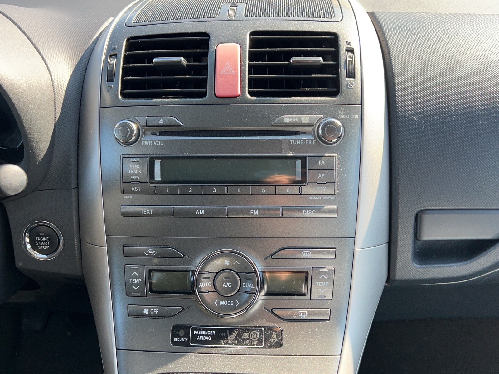 TOYOTA Auris 2.2 D-4D CleanPower Linea Sol Premium-image-10