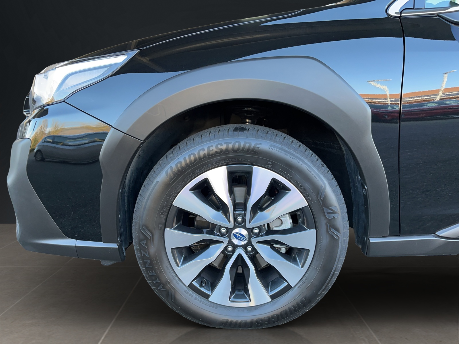 SUBARU Outback 2.5i Luxury-image-14