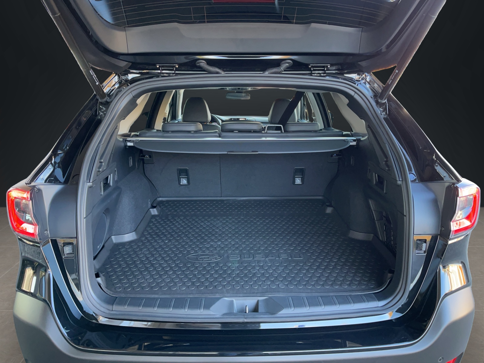 SUBARU Outback 2.5i Luxury-image-13