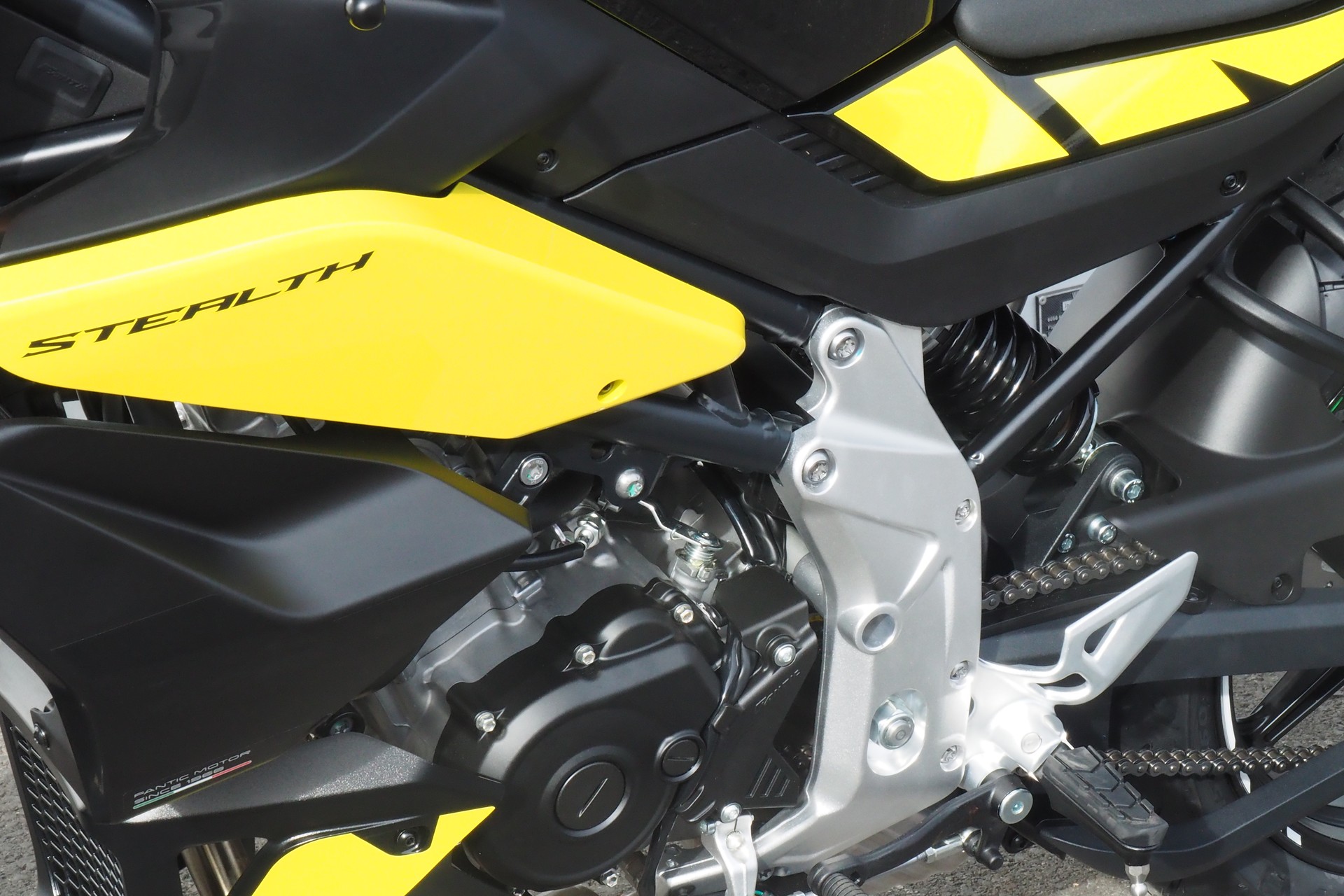 FANTIC STEALTH 125-image-7
