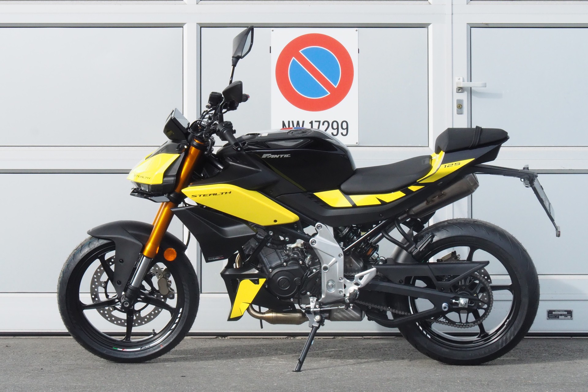FANTIC STEALTH 125-showroom-element-3