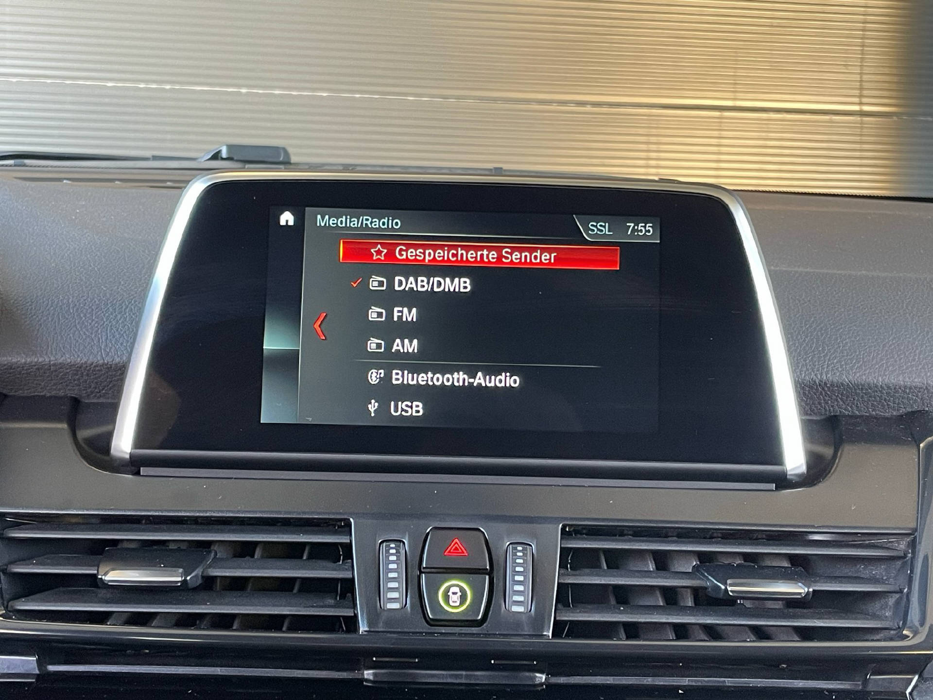 BMW 218d xDrive Gran Tourer-image-12