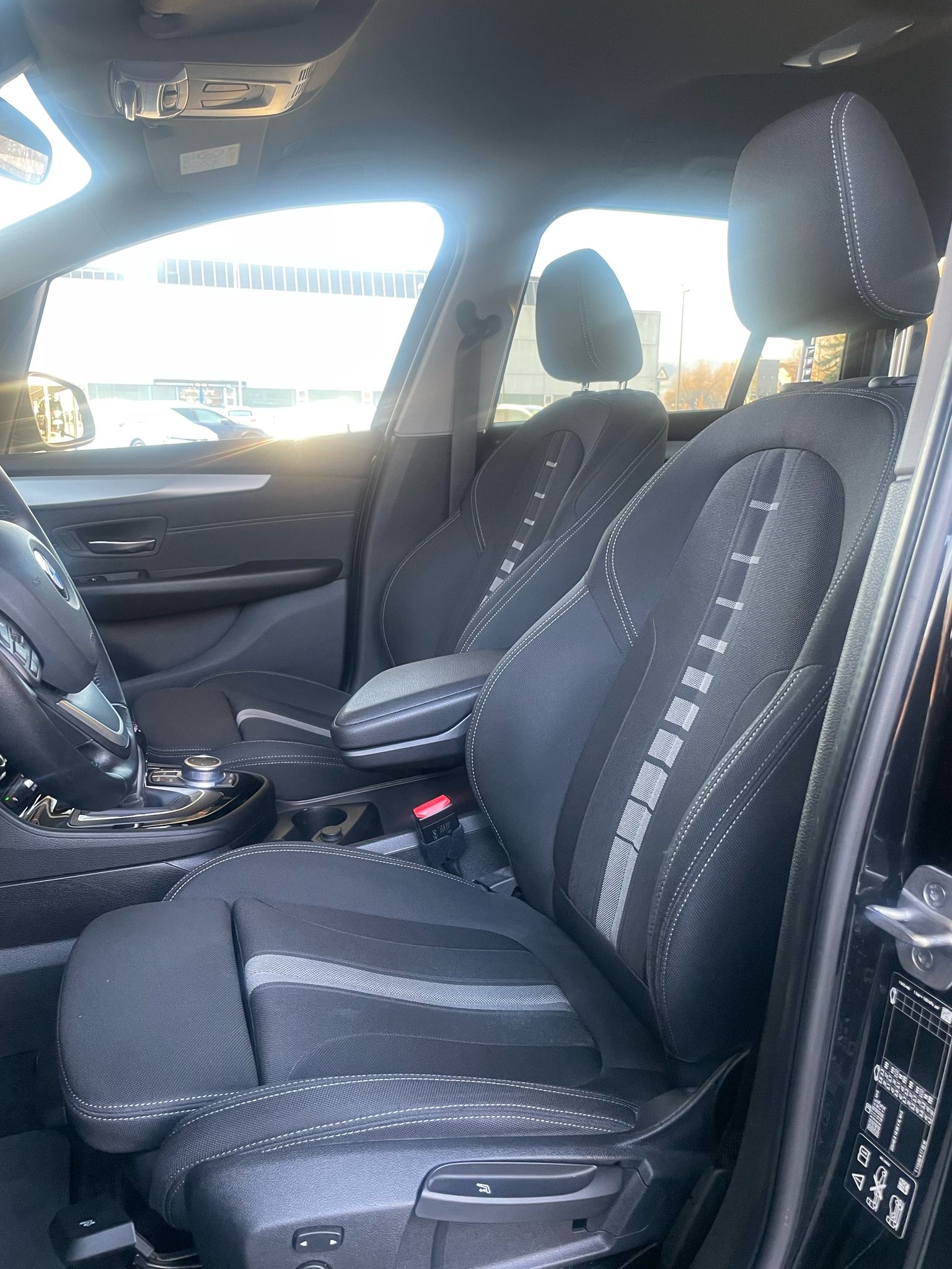 BMW 218d xDrive Gran Tourer-image-6