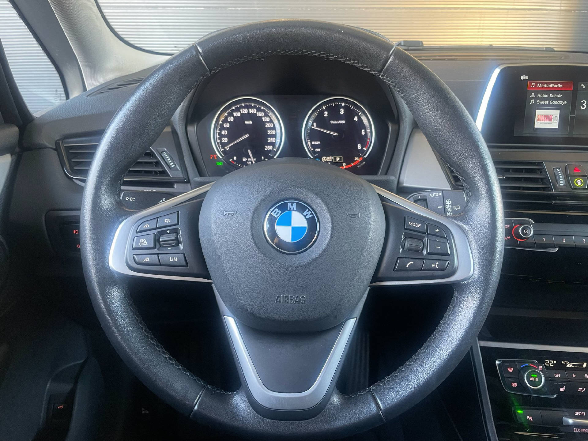 BMW 218d xDrive Gran Tourer-image-7