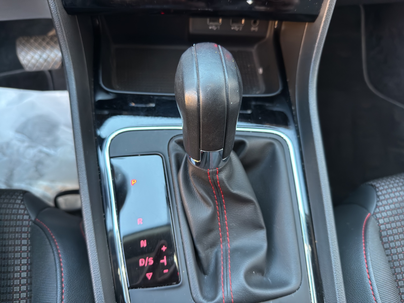 SEAT Leon 1.5 TSI EVO FR ACT FR DSG-image-15