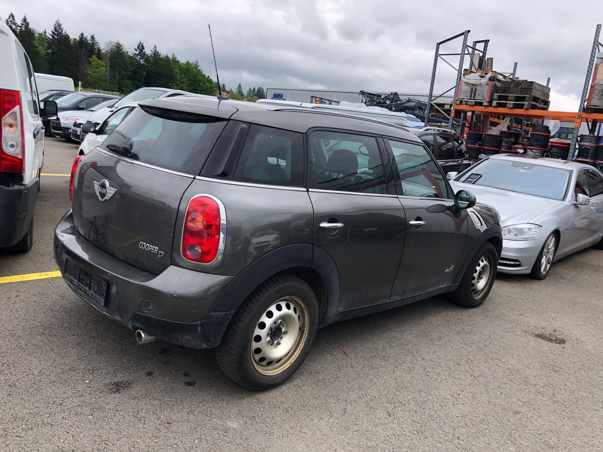 MINI Countryman Cooper D ALL4-image-2