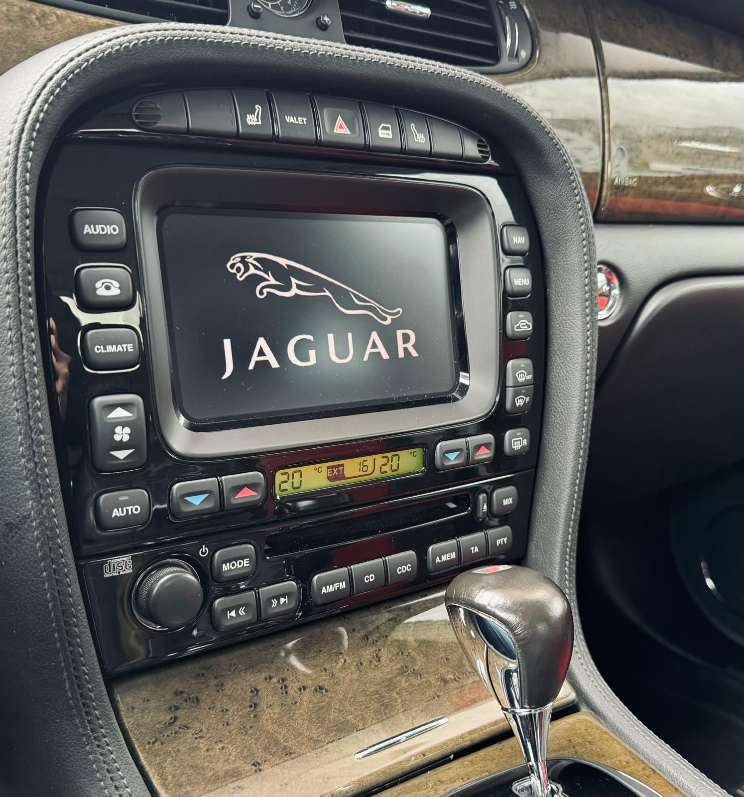 JAGUAR XJR 4.2 V8 S/C-image-15