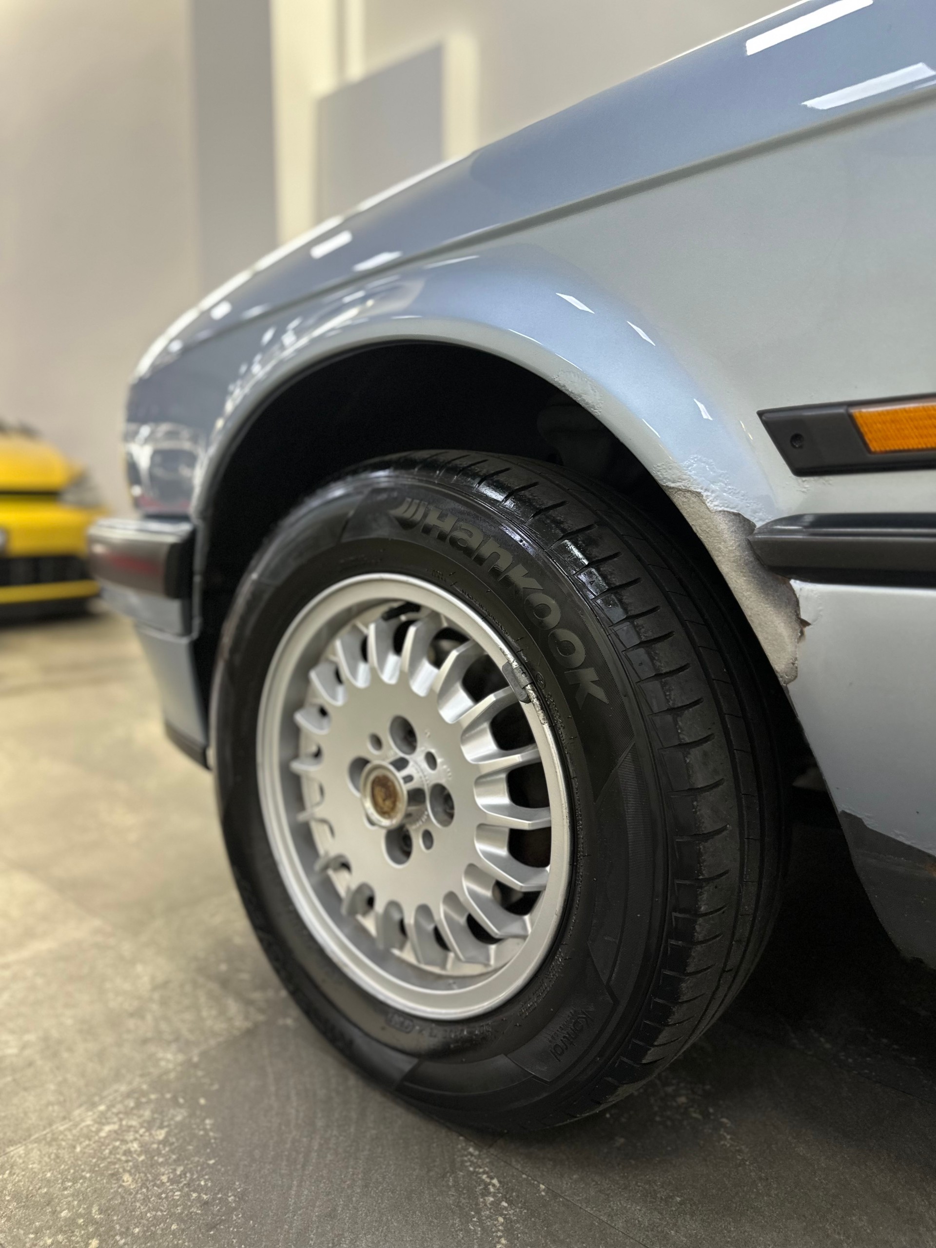 BMW 318i Edition-image-2