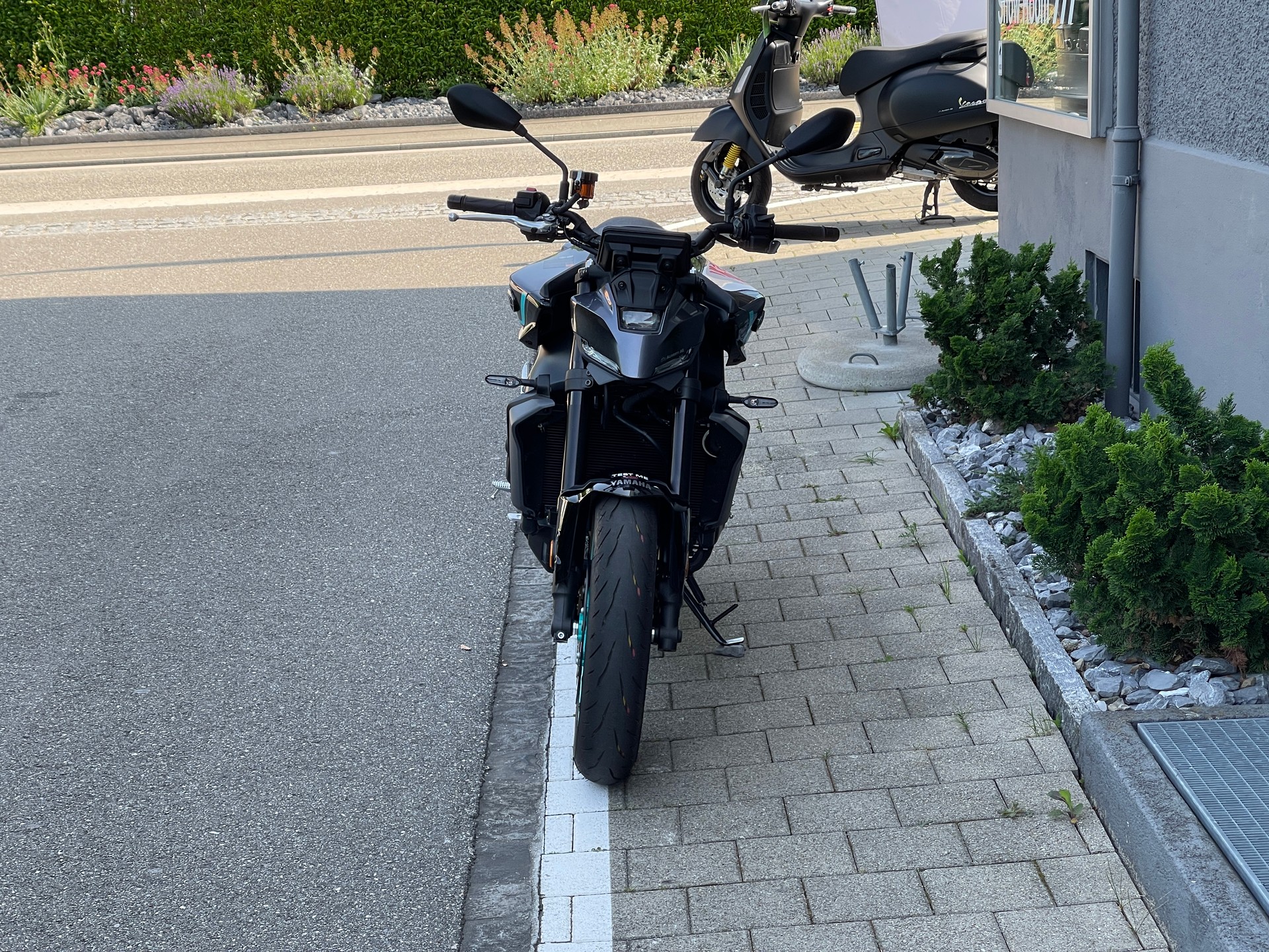 YAMAHA MT-09 Y-AMT Vorführmodell-image-11
