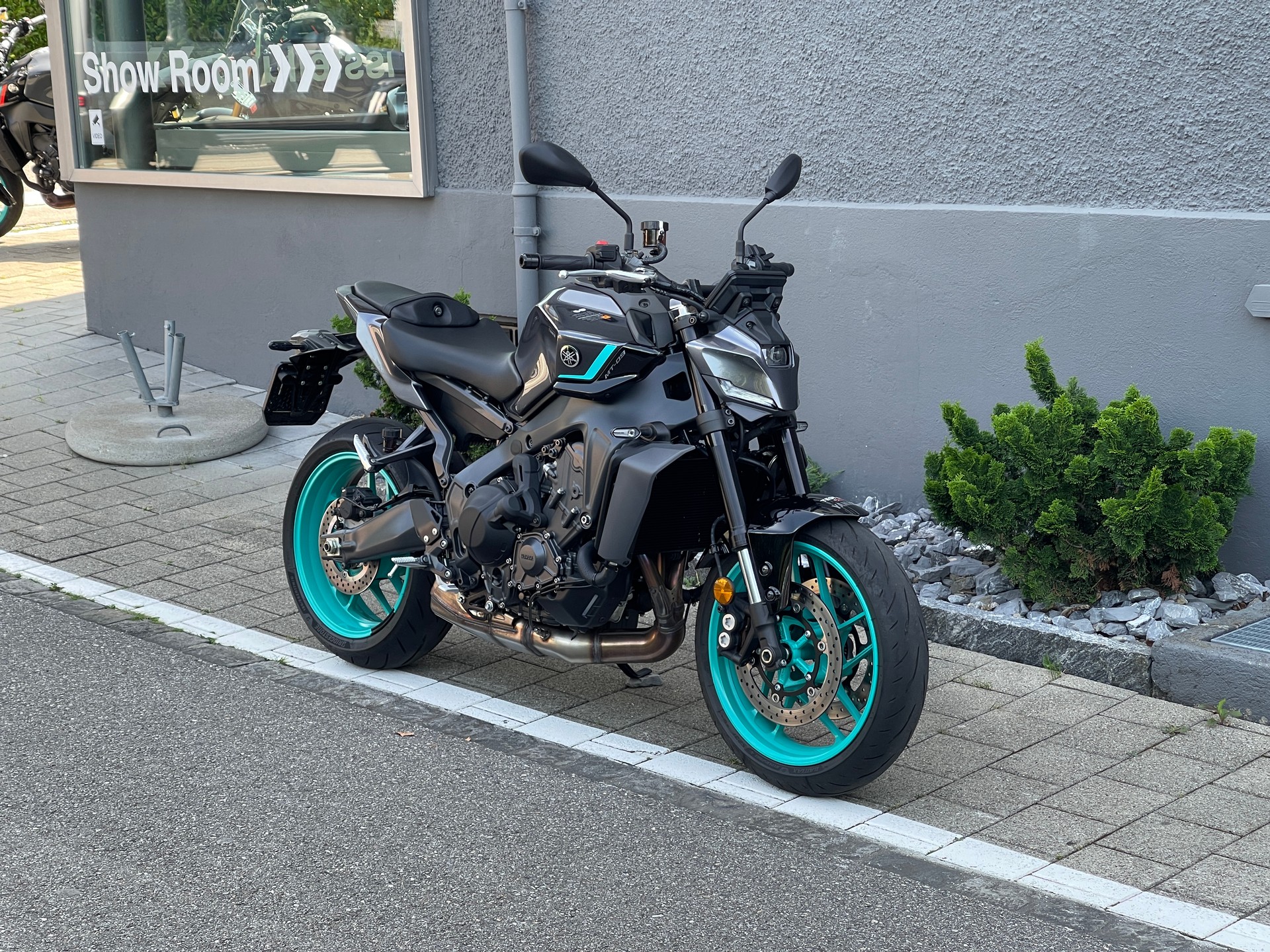 YAMAHA MT-09 Y-AMT Vorführmodell-image-10