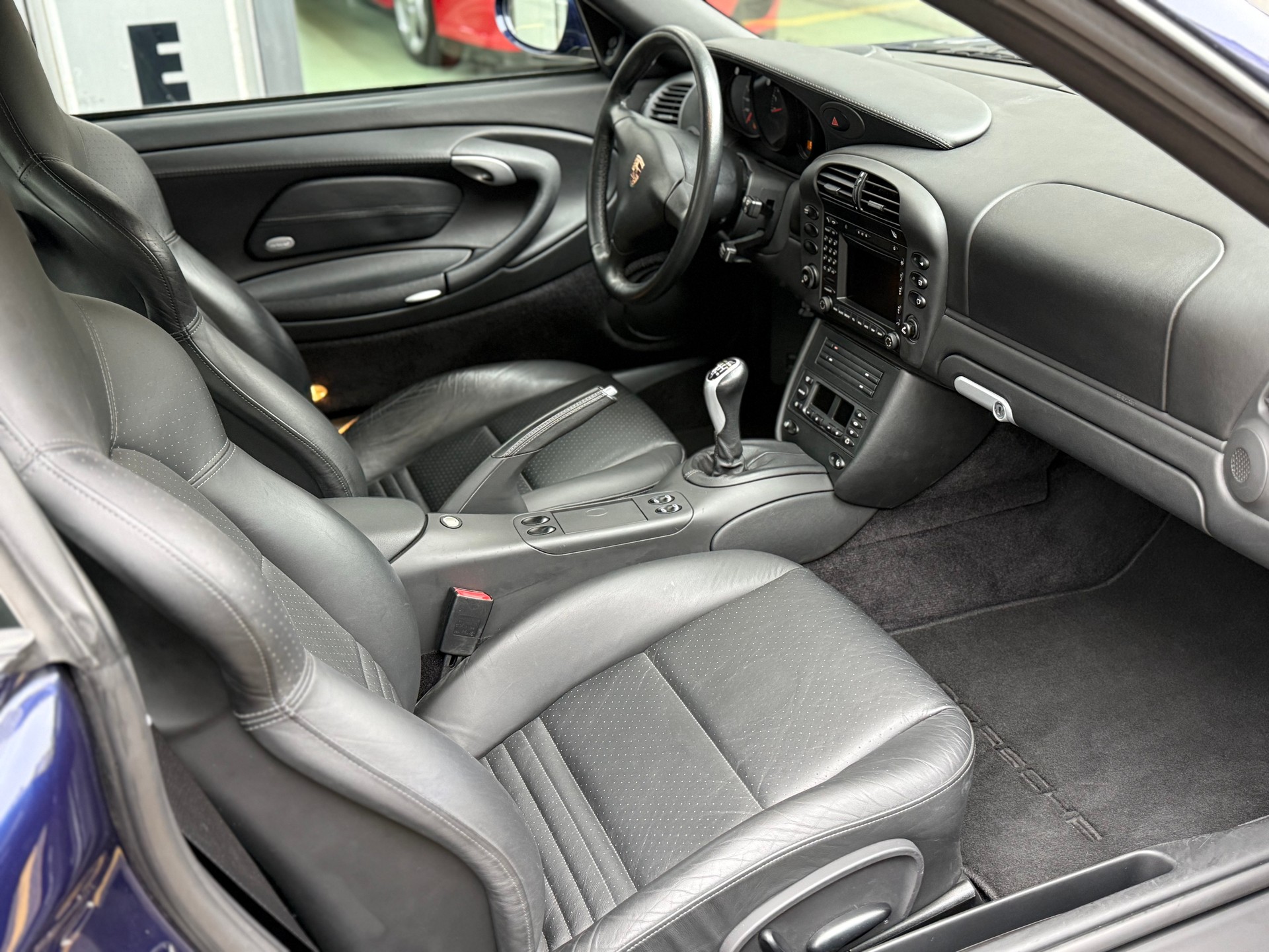 PORSCHE 911 Carrera 4S-image-5