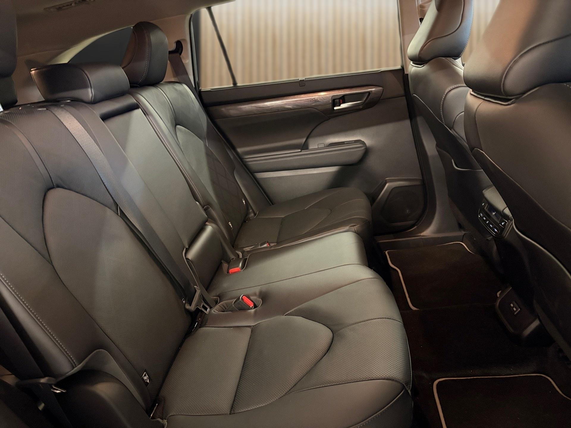 TOYOTA Highlander 2.5 HSD Premium e-CVT-image-15