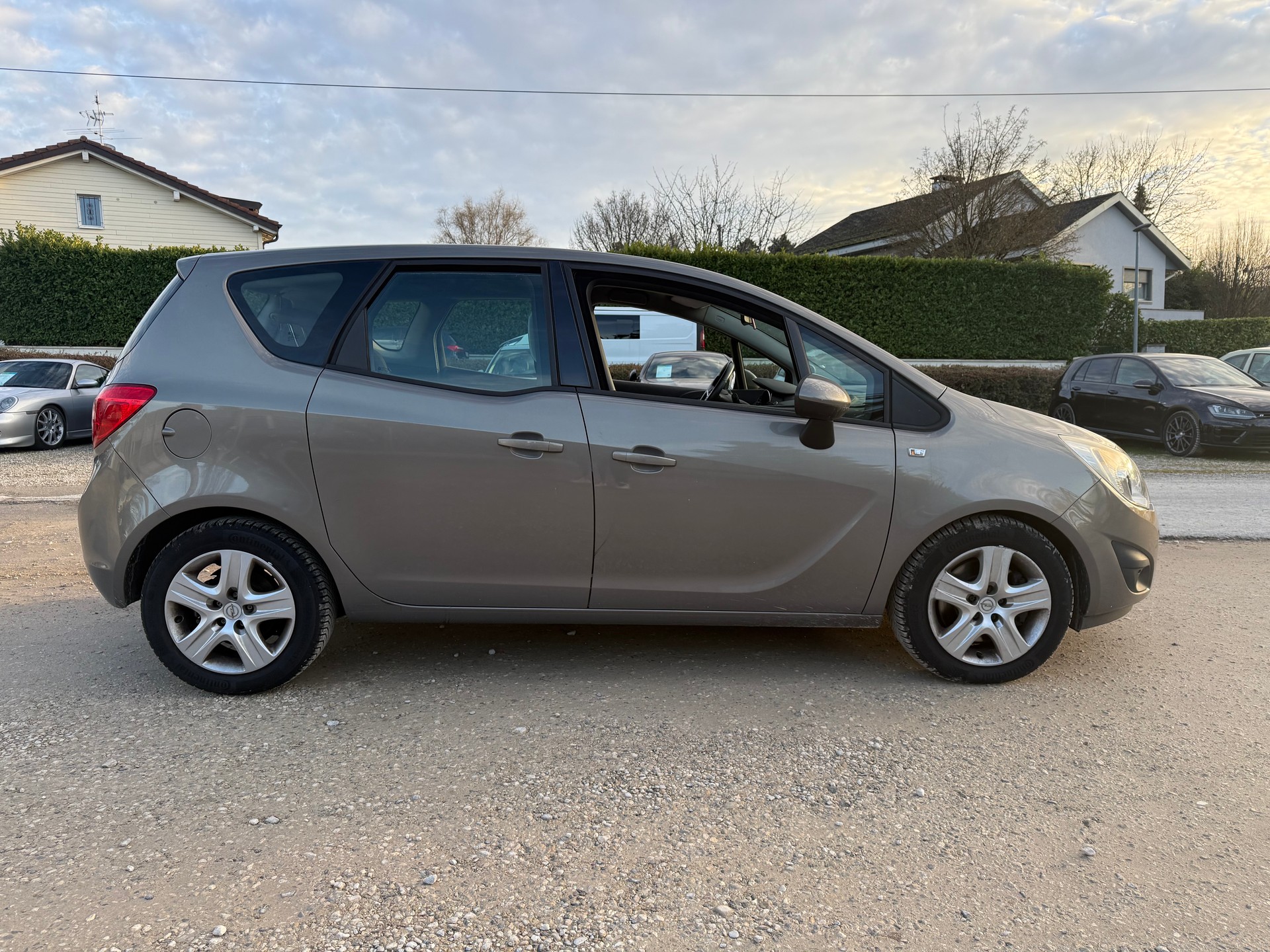 OPEL Meriva 1.7 CDTi Cosmo Automatic-image-7