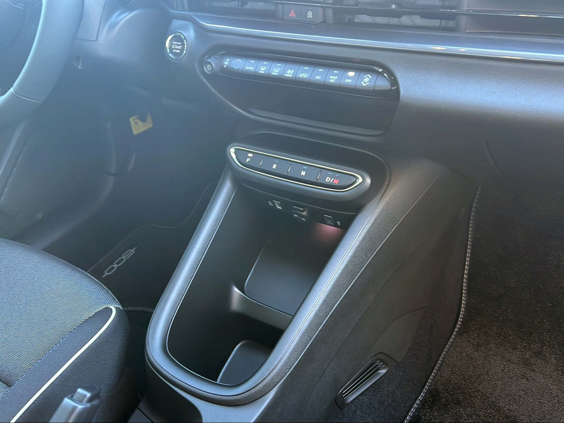FIAT 600 1.2 Hybrid 136 Cult-image-10