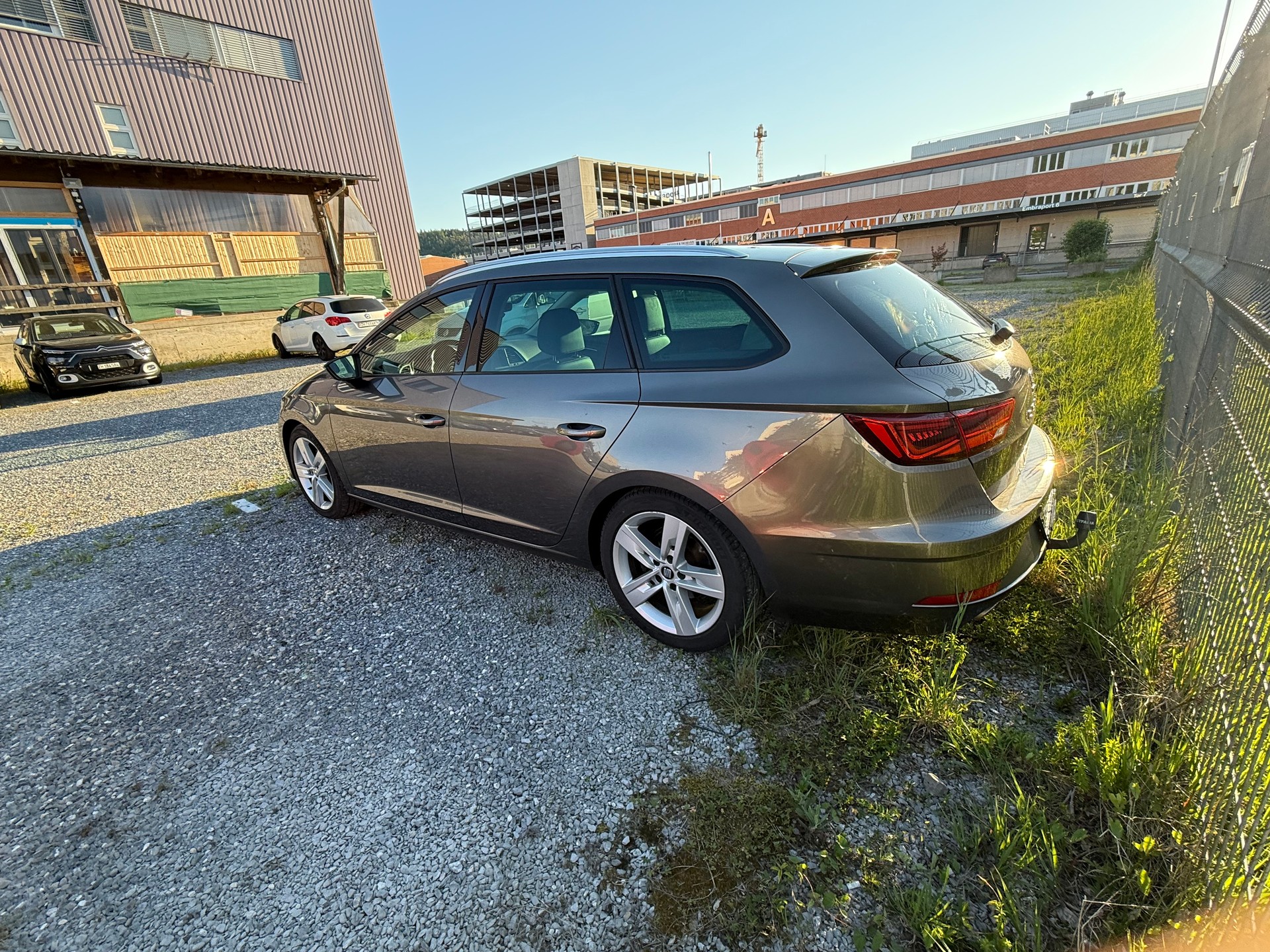 SEAT Leon ST 2.0 TDI CR FR 4Drive DSG-image-1