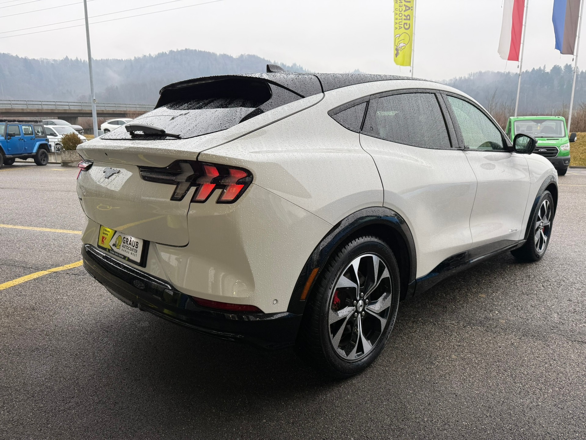 FORD Mustang MACH-E AWD 72.6 kWh-image-5