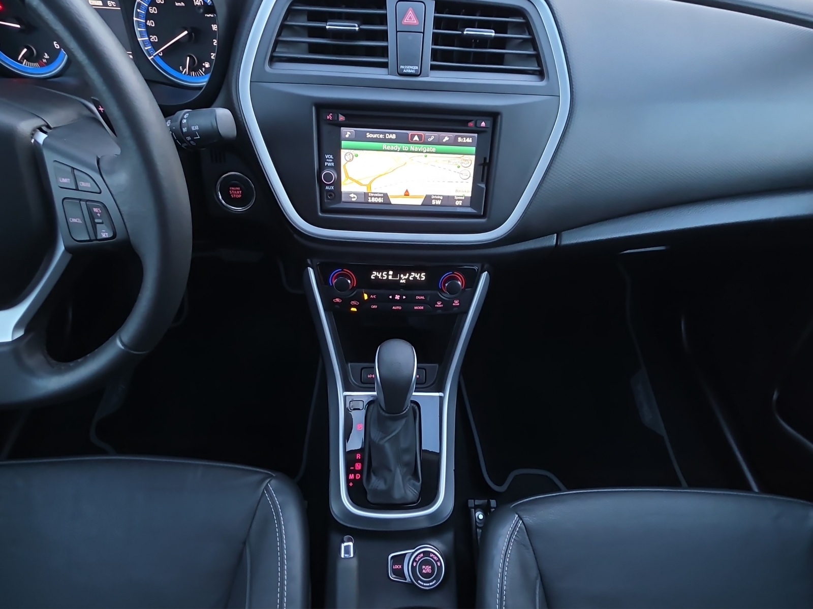 SUZUKI SX4 S-Cross 1.6 TD PizSulai Top 4WD TCSS-image-11