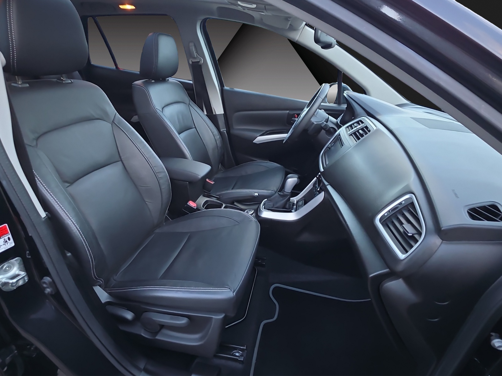 SUZUKI SX4 S-Cross 1.6 TD PizSulai Top 4WD TCSS-image-16
