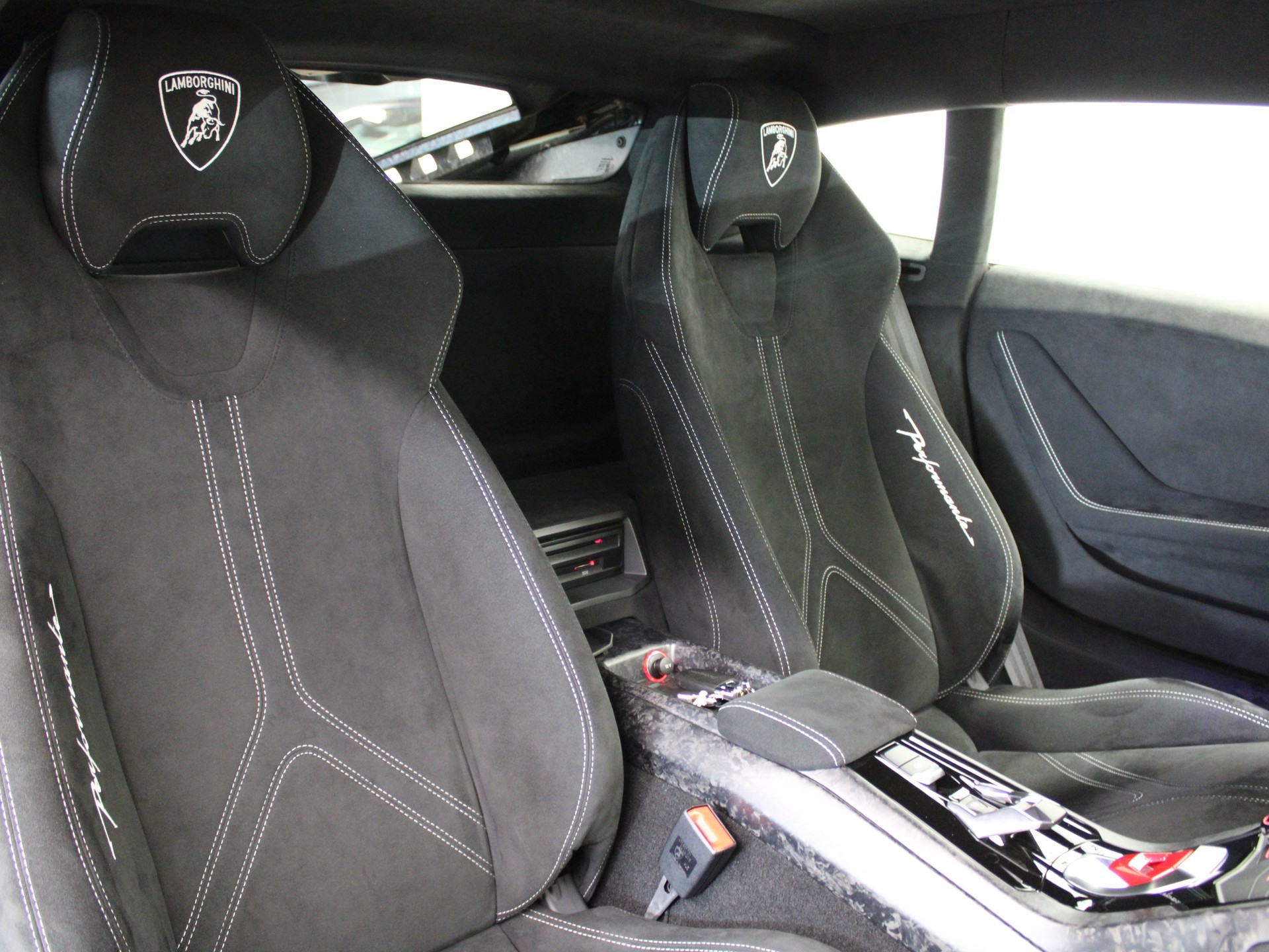 LAMBORGHINI Huracan LP640-4 Coupé Performante DCT-image-5