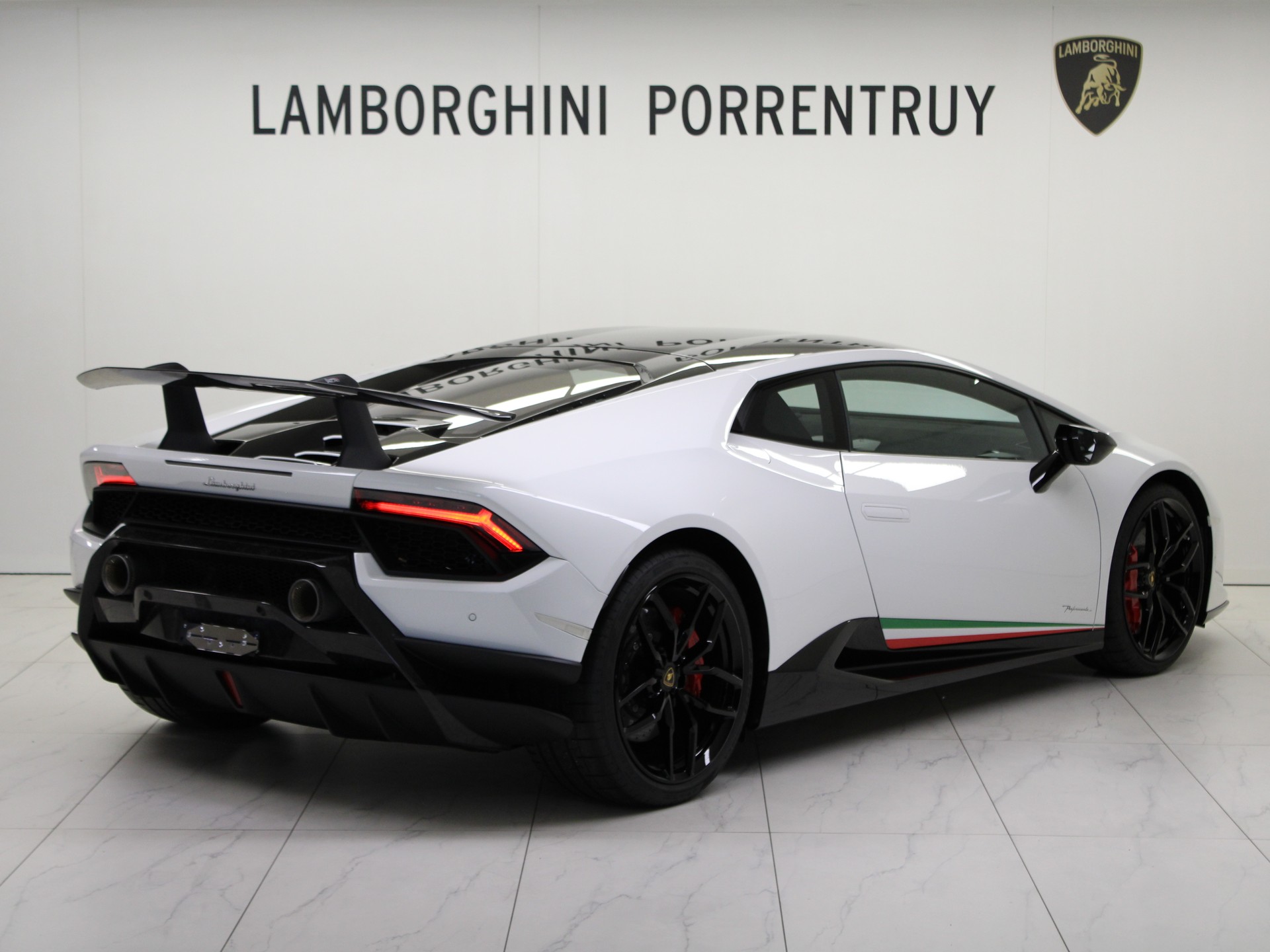 LAMBORGHINI Huracan LP640-4 Coupé Performante DCT-image-2