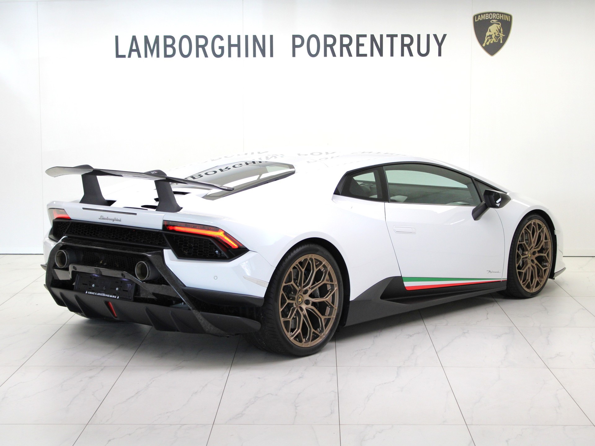 LAMBORGHINI Huracan LP640-4 Coupé Performante DCT-image-2