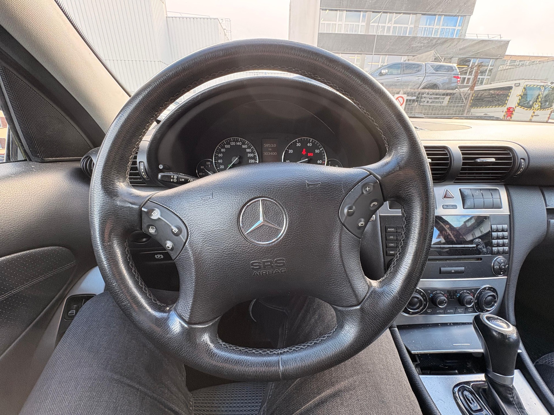 MERCEDES-BENZ C 240 Avantgarde 4Matic Automatic-image-6