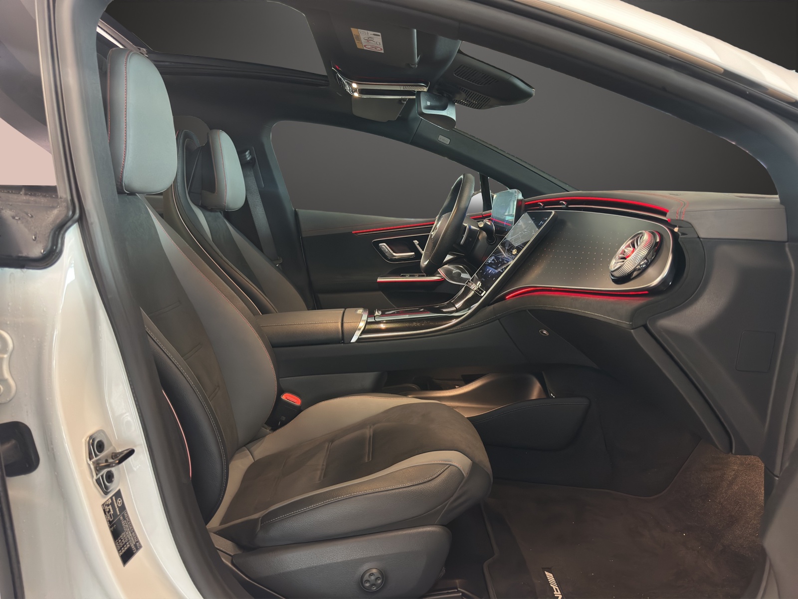 MERCEDES-BENZ EQE 500 4 Matic-image-10