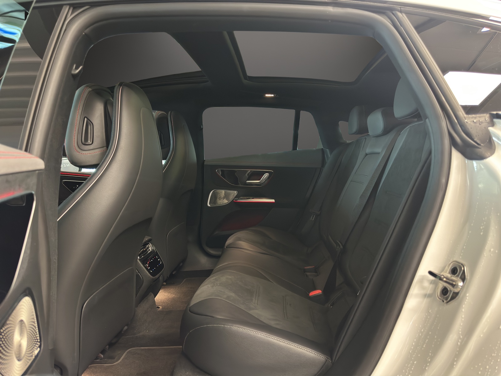 MERCEDES-BENZ EQE 500 4 Matic-image-11