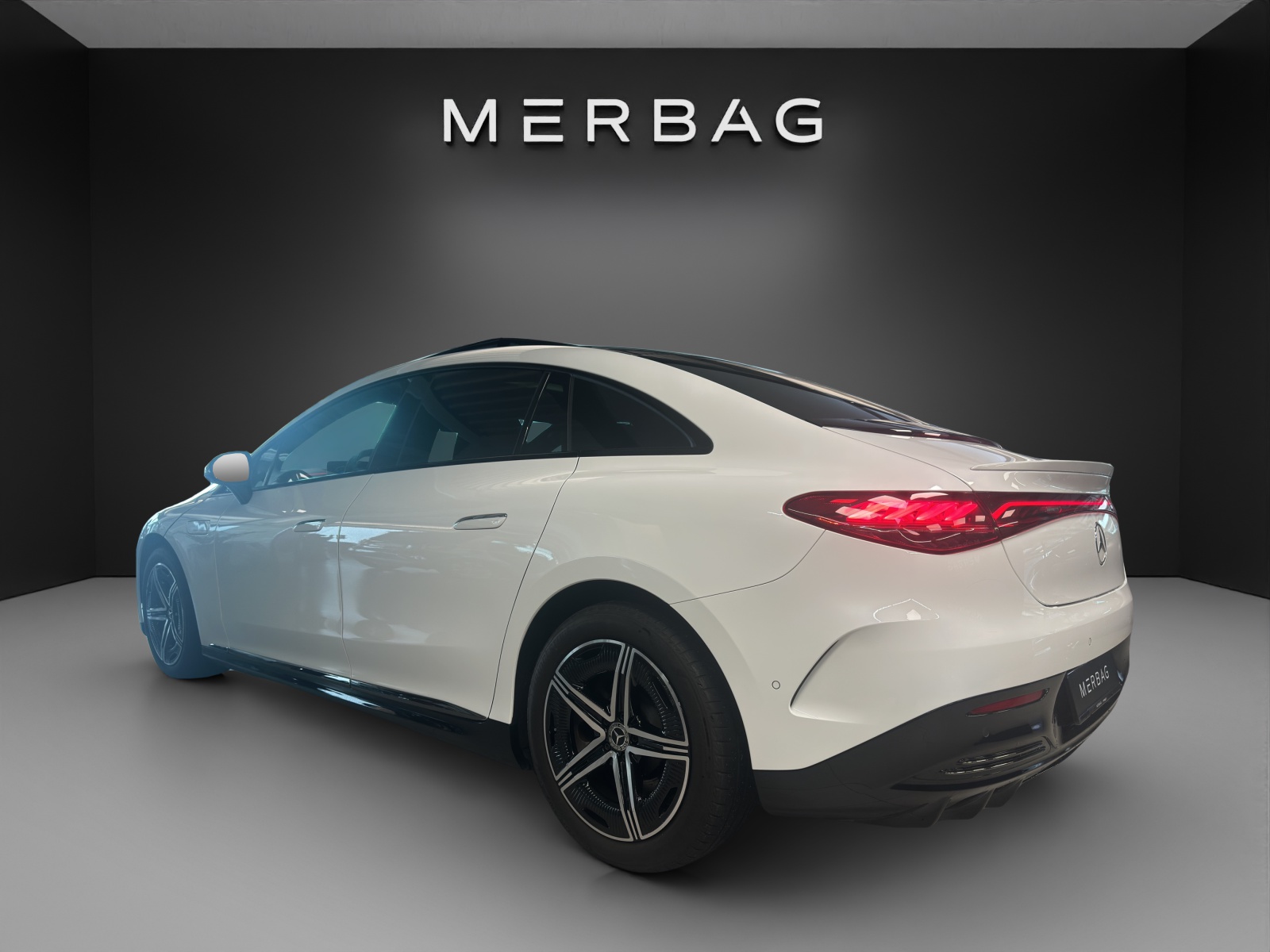 MERCEDES-BENZ EQE 500 4 Matic-image-3