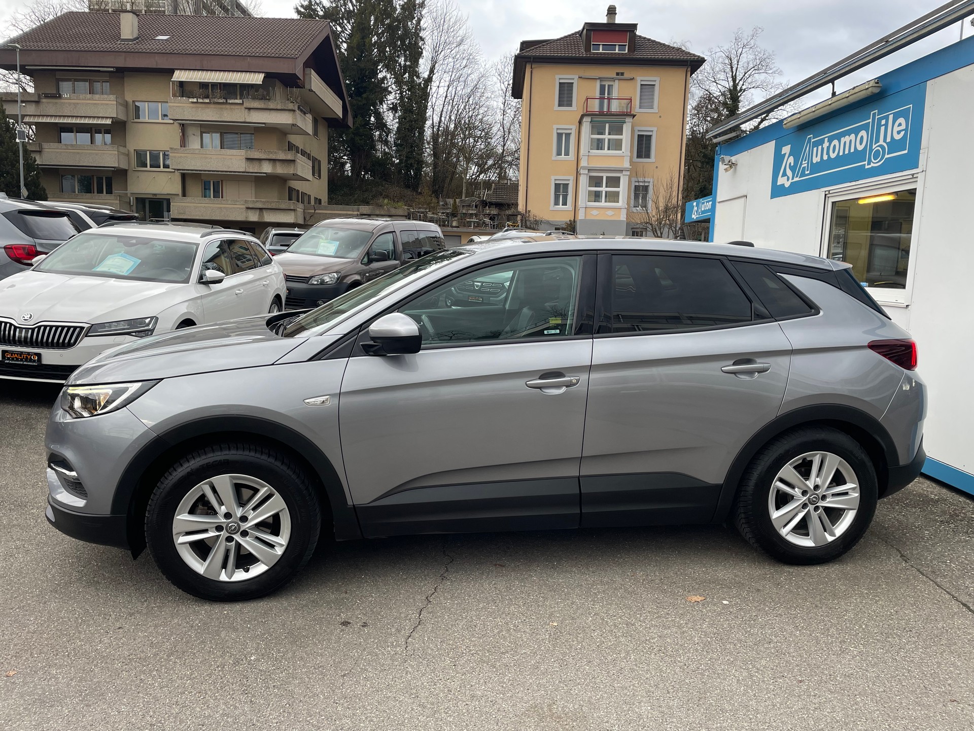 OPEL Grandland X 1.2i TP Enjoy Automatik-image-1