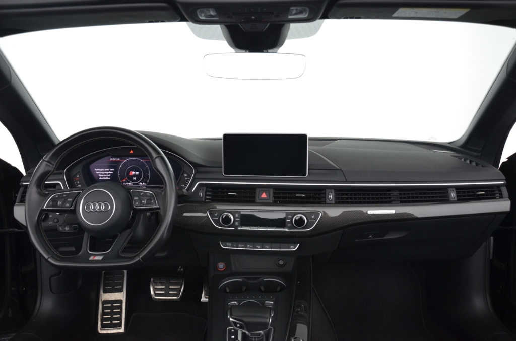 AUDI S5 Cabrio 3.0 TFSI Quattro-image-12