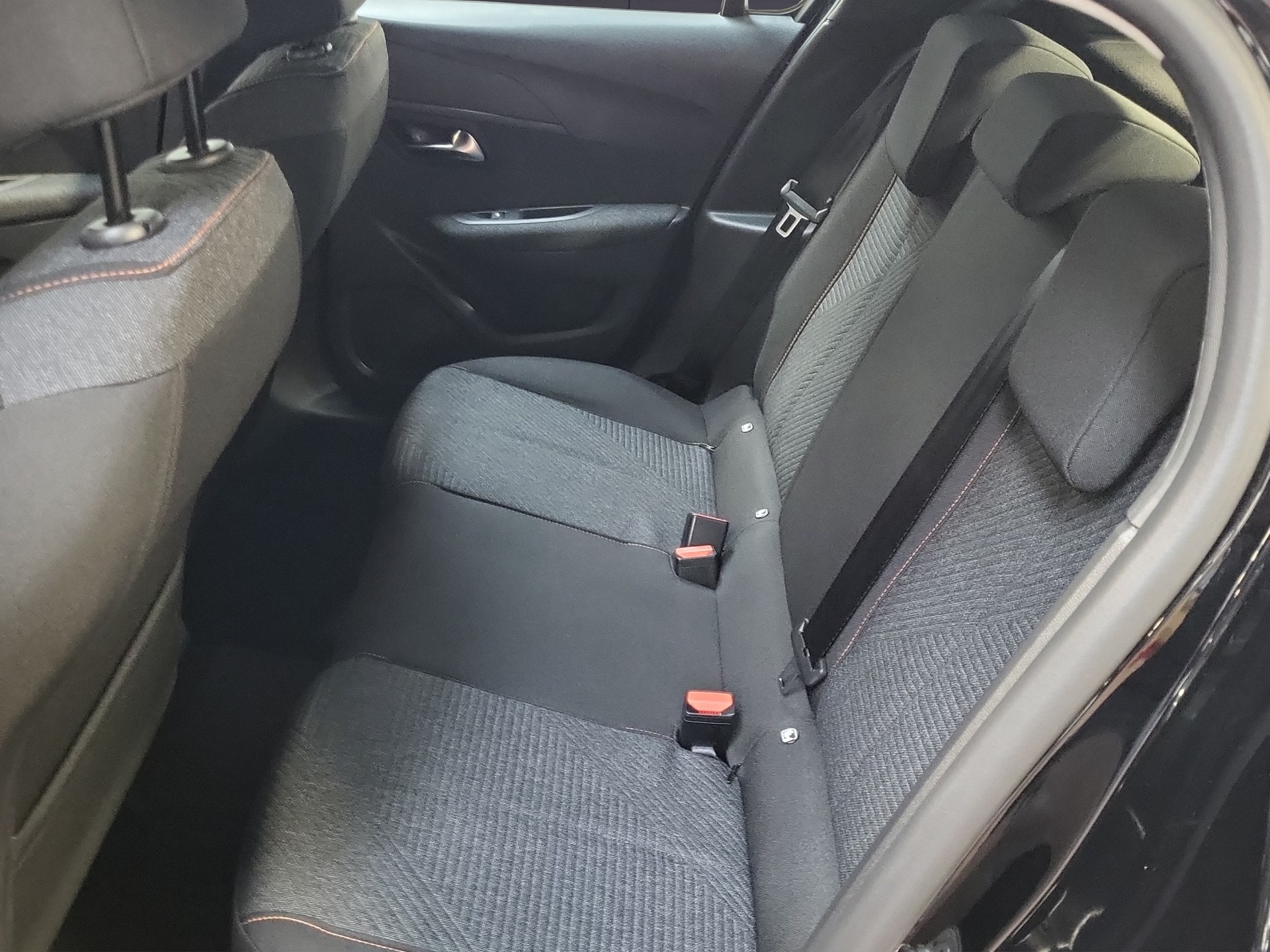 PEUGEOT 208 1.2 MHEV Style-image-5