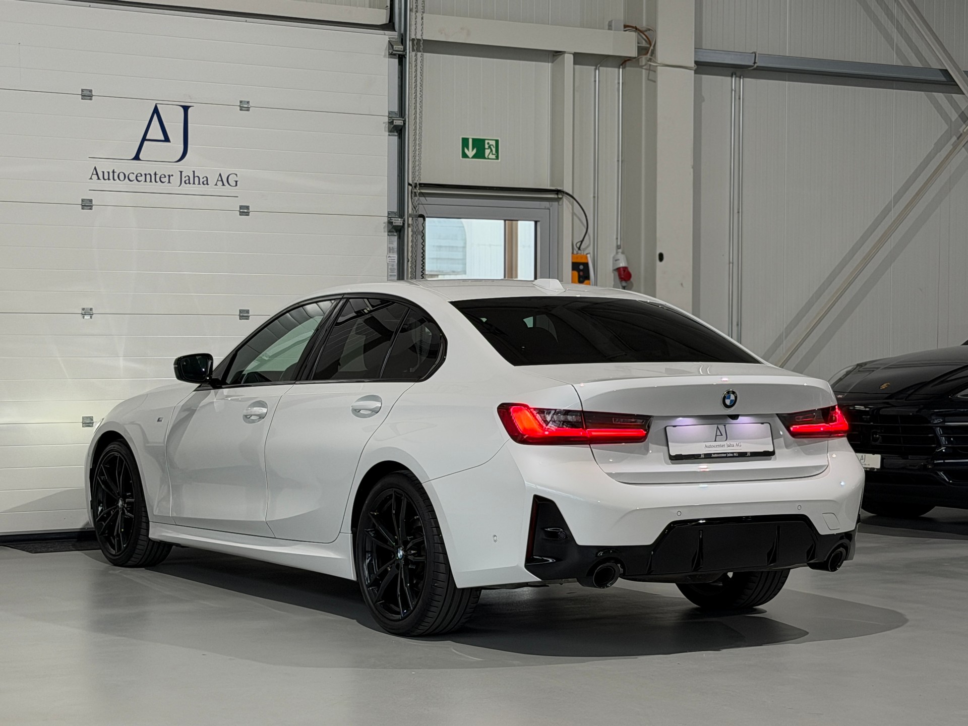 BMW 320d xDrive 48V Steptronic M Sport / forlaufende Werksgarantie-image-19
