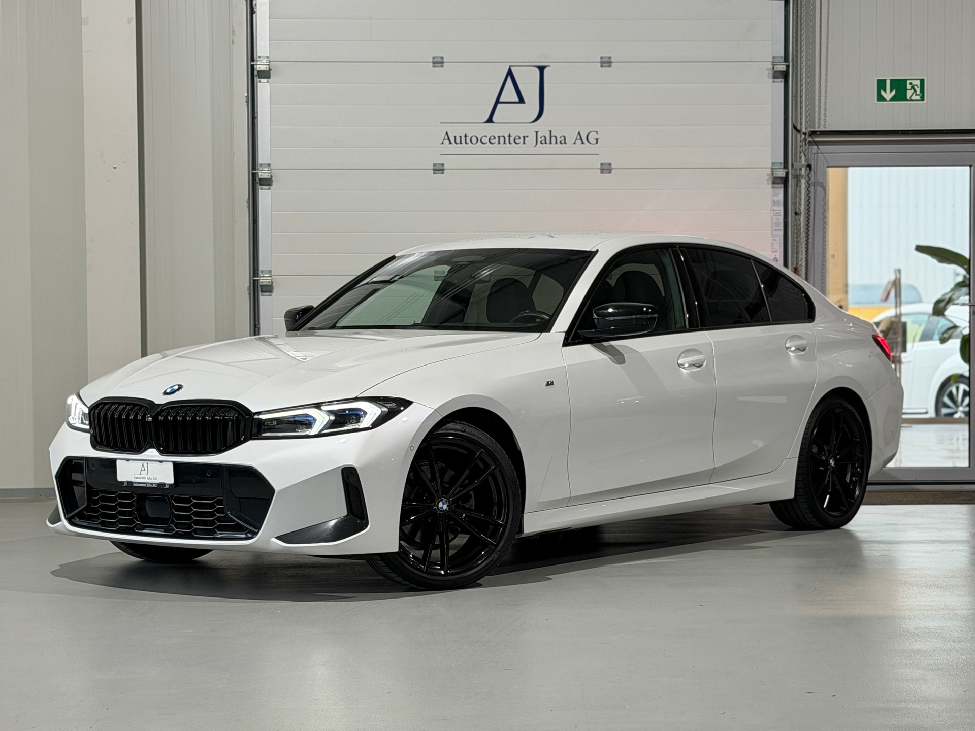 BMW 320d xDrive 48V Steptronic M Sport / forlaufende Werksgarantie-image-0