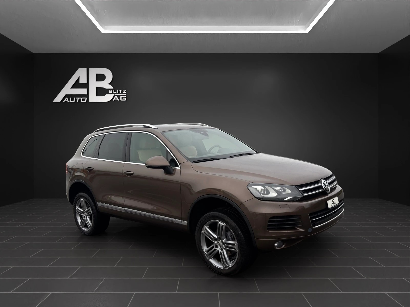 VW Touareg 3.0 TDI BlueMotion Technology Tiptronic-image-5