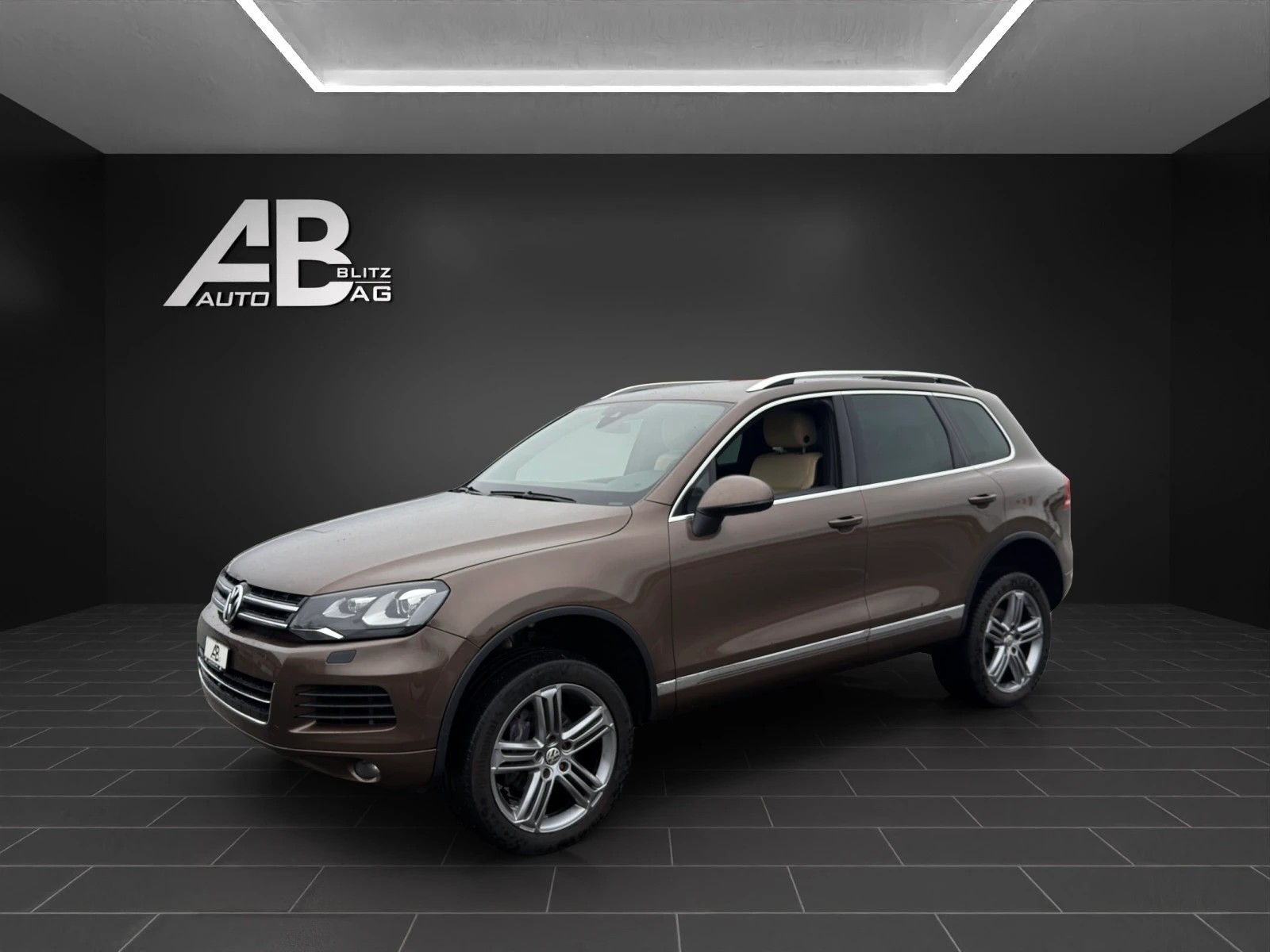 VW Touareg 3.0 TDI BlueMotion Technology Tiptronic-image-1