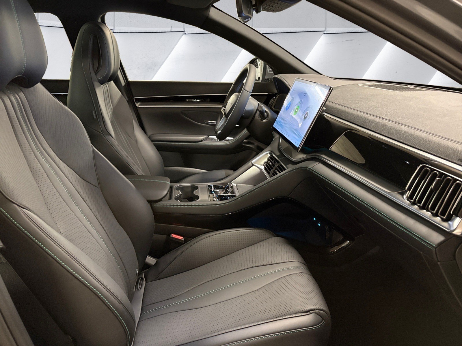 BYD Seal U DM-i Design AWD/#1 Elite Dealer – AutoScout24 Award 2025 Winner-image-12
