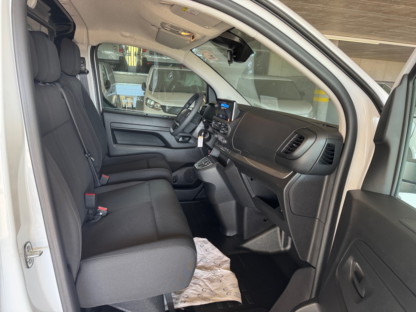 PEUGEOT Expert 2.2 BlueHDi 150 S&S Long EAT8-image-10