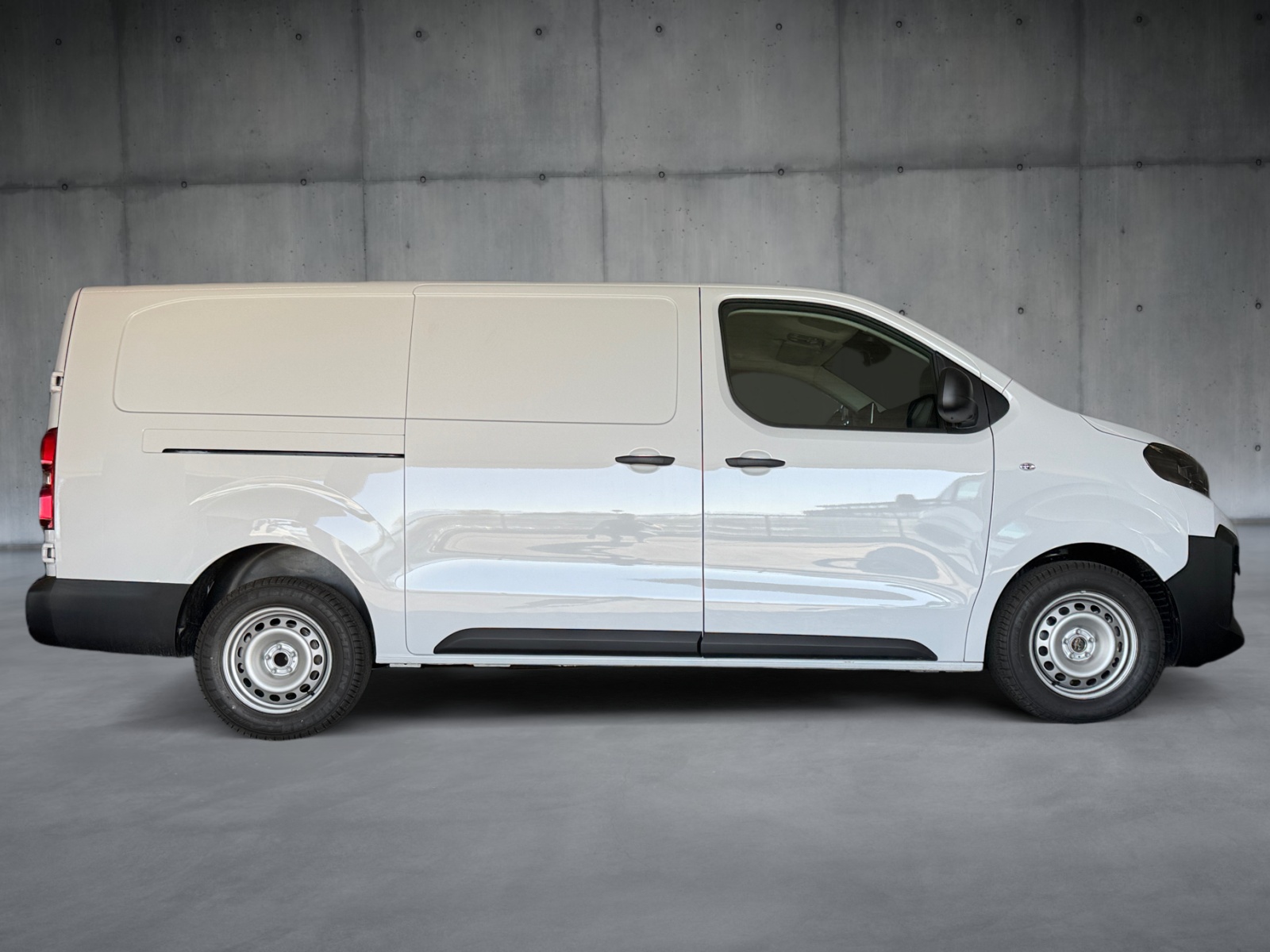 PEUGEOT Expert 2.2 BlueHDi 150 S&S Long EAT8-image-1