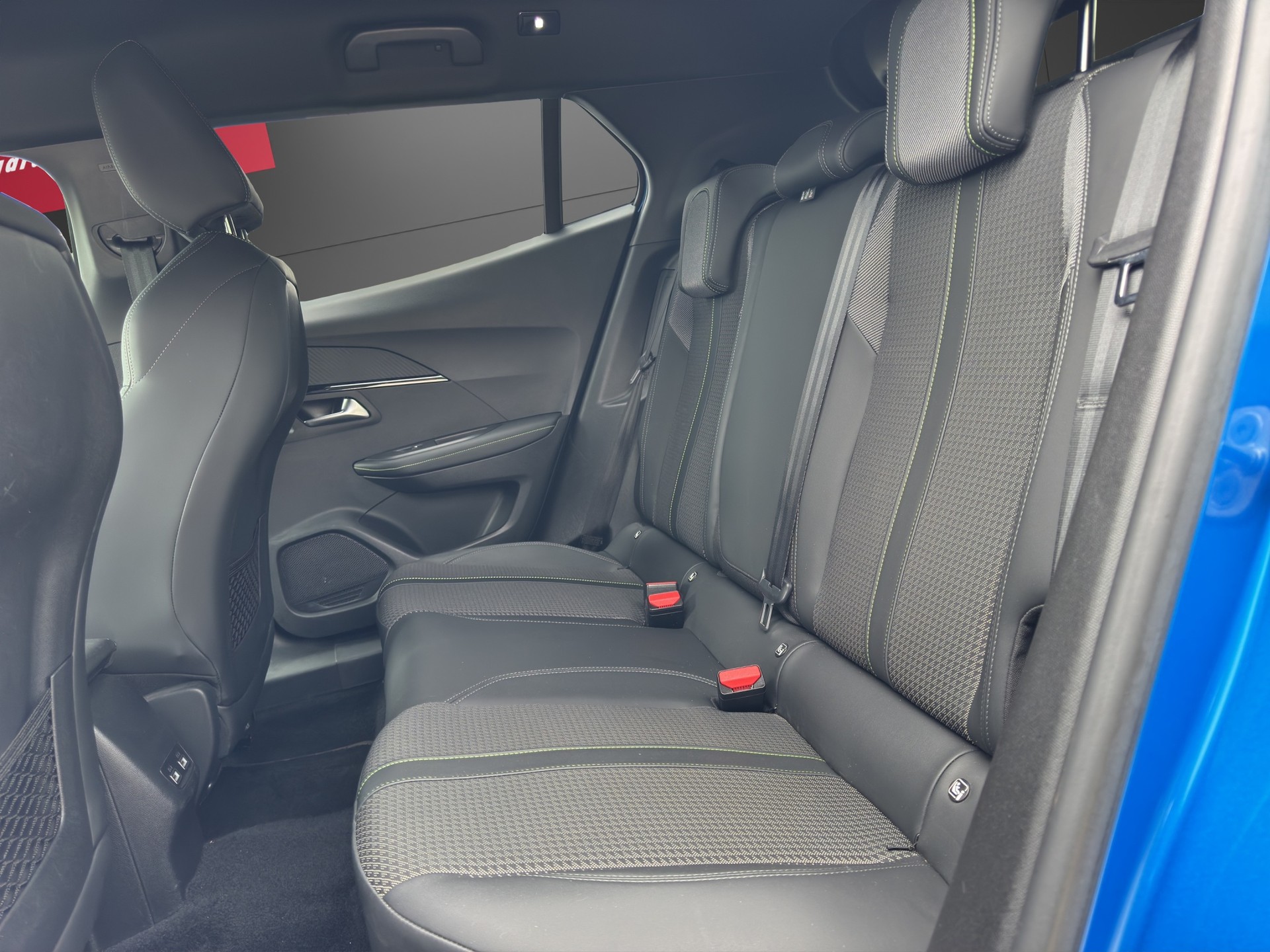 PEUGEOT 2008 e GT Line-image-6