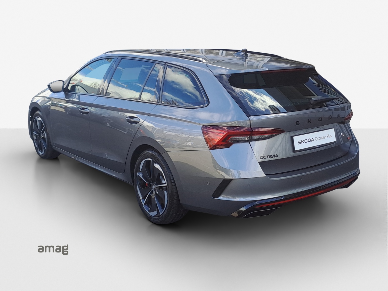 SKODA Octavia Combi 2.0 TSI DSG RS-image-2