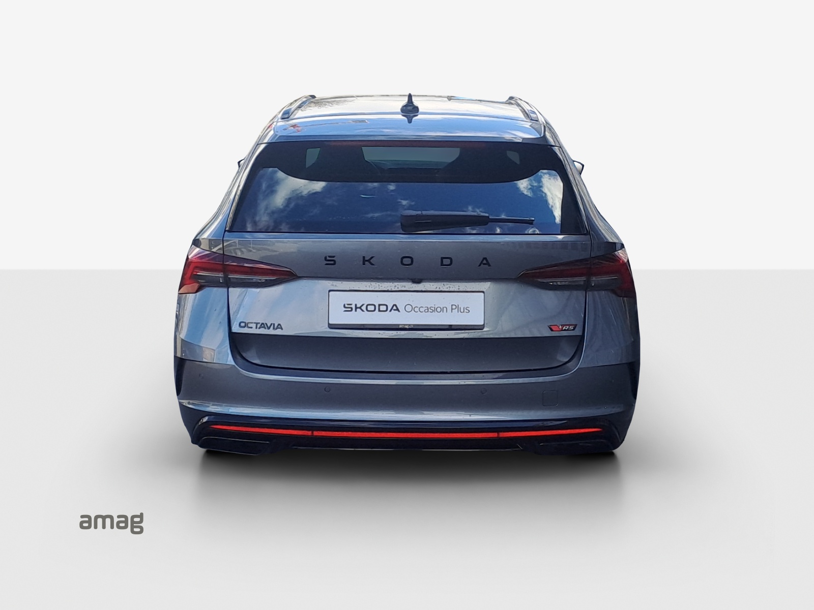 SKODA Octavia Combi 2.0 TSI DSG RS-image-3