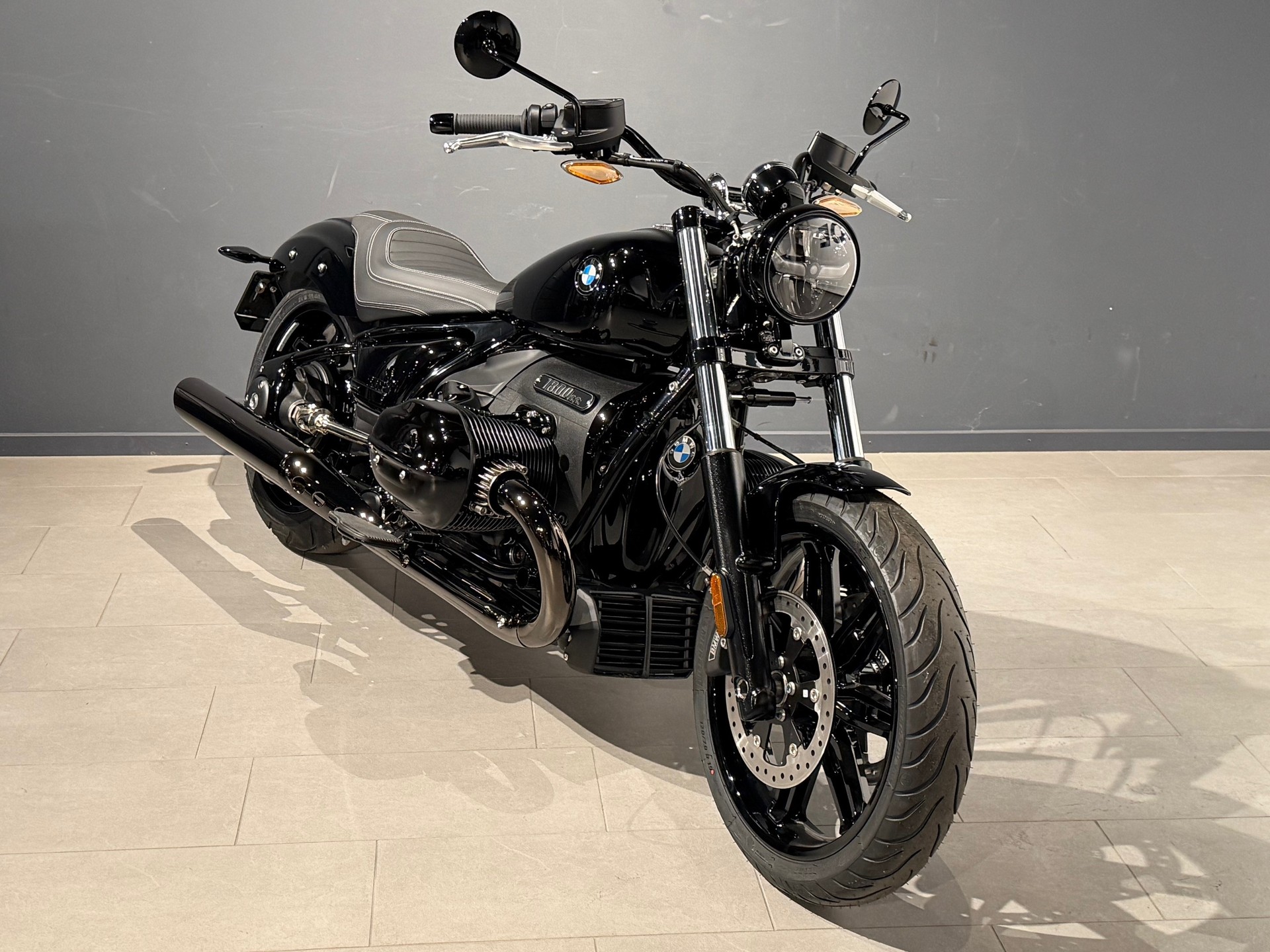 BMW R 18-showroom-element-1