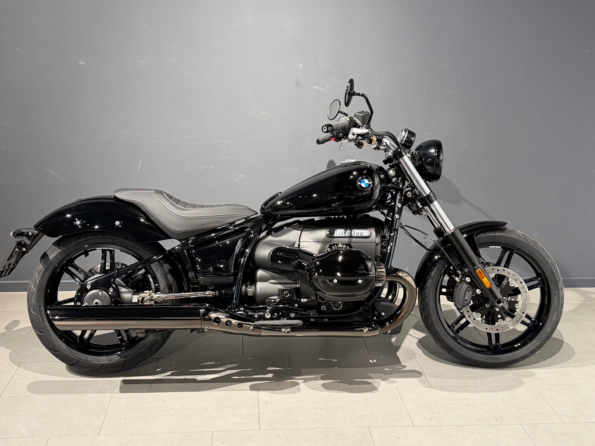 BMW R 18