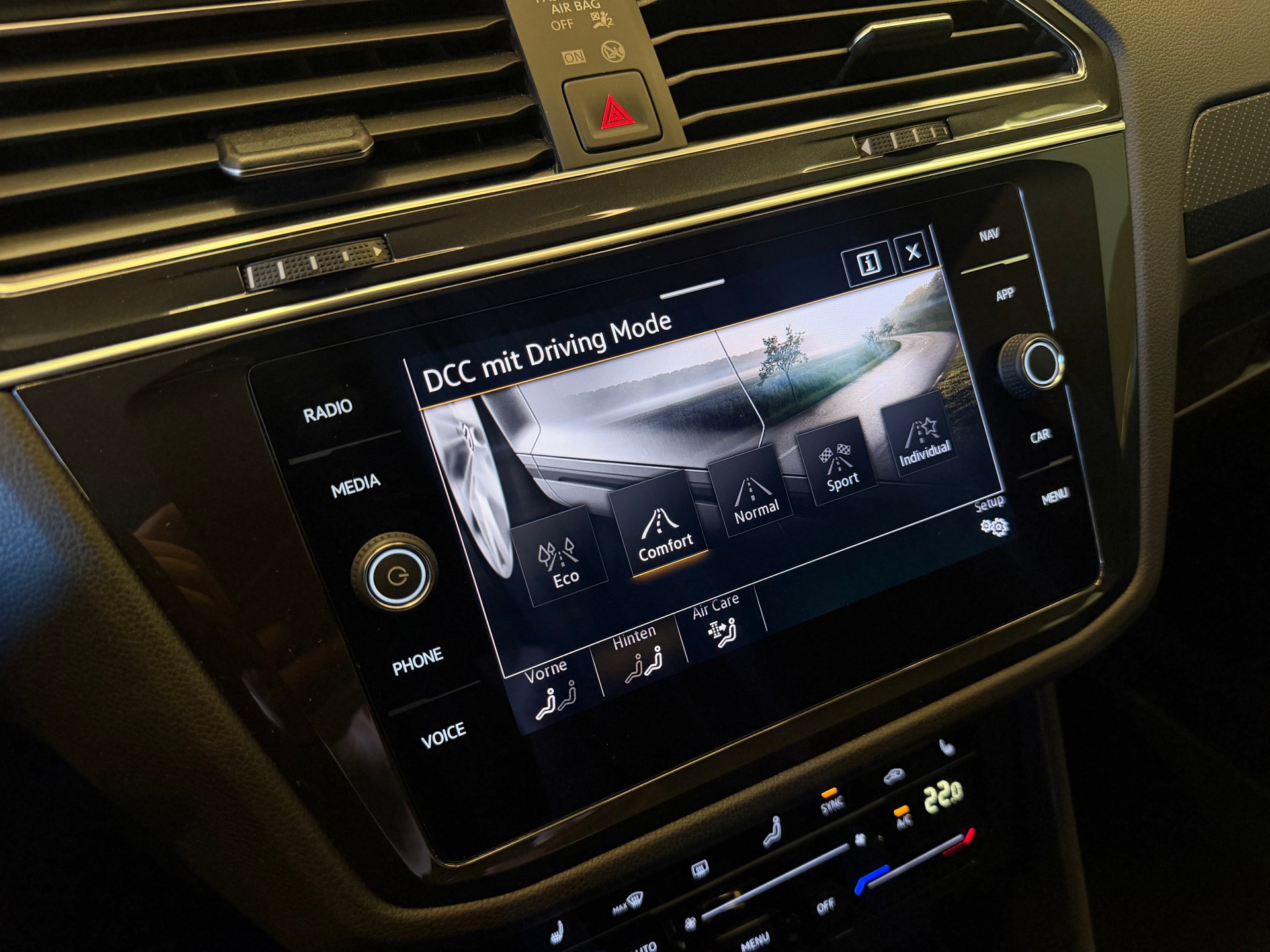 VW Tiguan 2.0 TDI SCR R-Line DSG-image-13