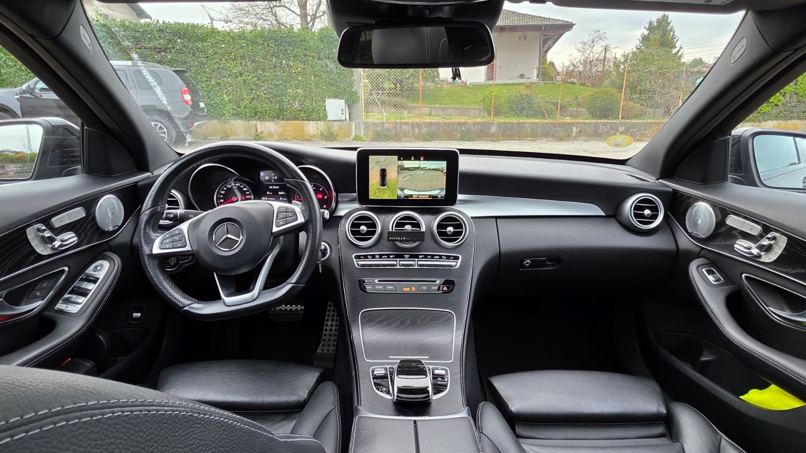 MERCEDES-BENZ C 250 BlueTEC AMG Line 4Matic 9G-Tronic-image-11